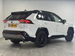 Toyota RAV4 H-366-JB financial lease – Leaseprijzen.nl – afbeelding 2