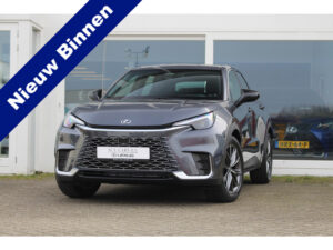 Lexus LBX  financial lease – Leaseprijzen.nl – afbeelding 1