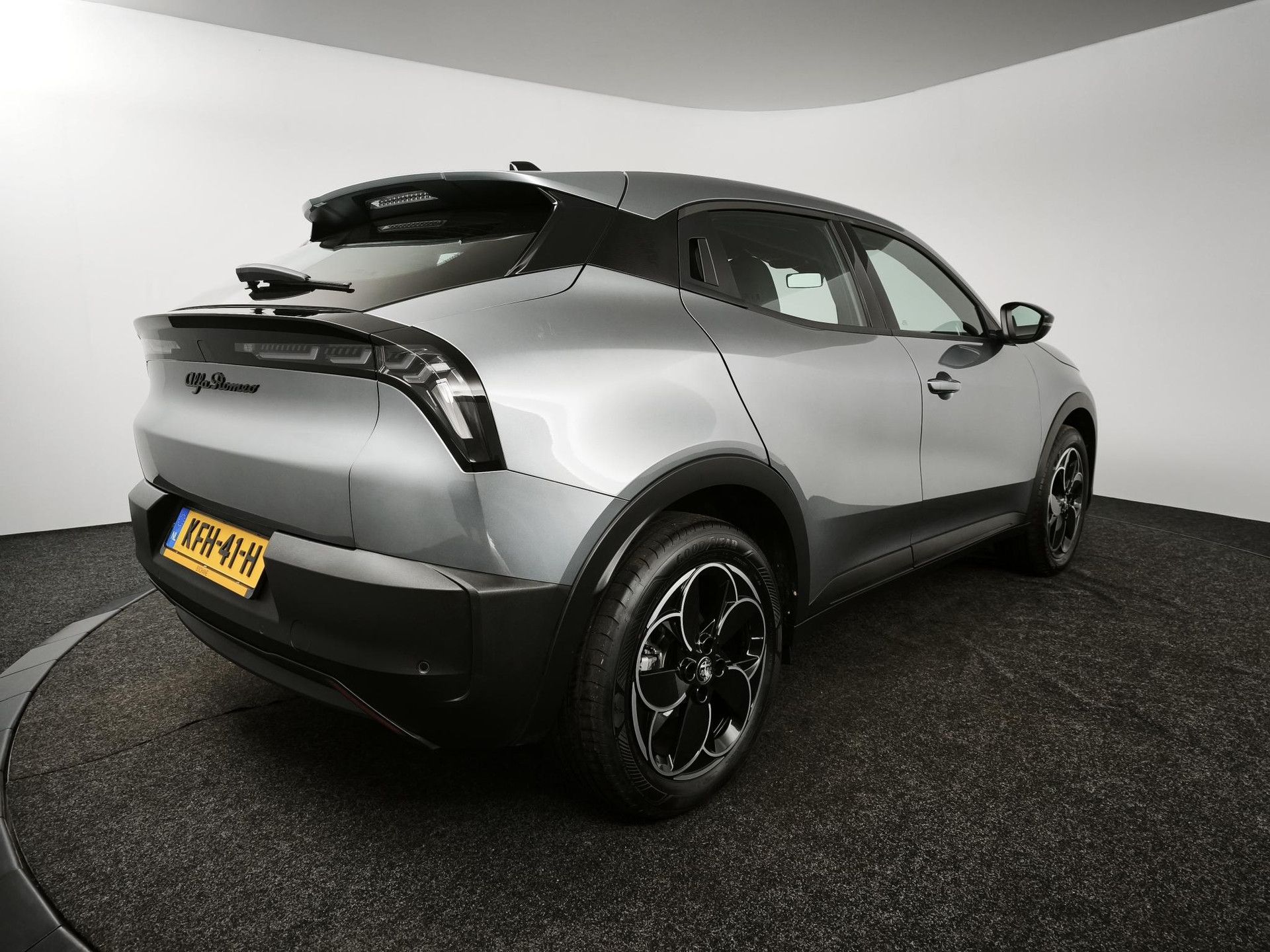 Alfa Romeo RomeoJunior KFH-41-H financial lease – Leaseprijzen.nl – afbeelding 2
