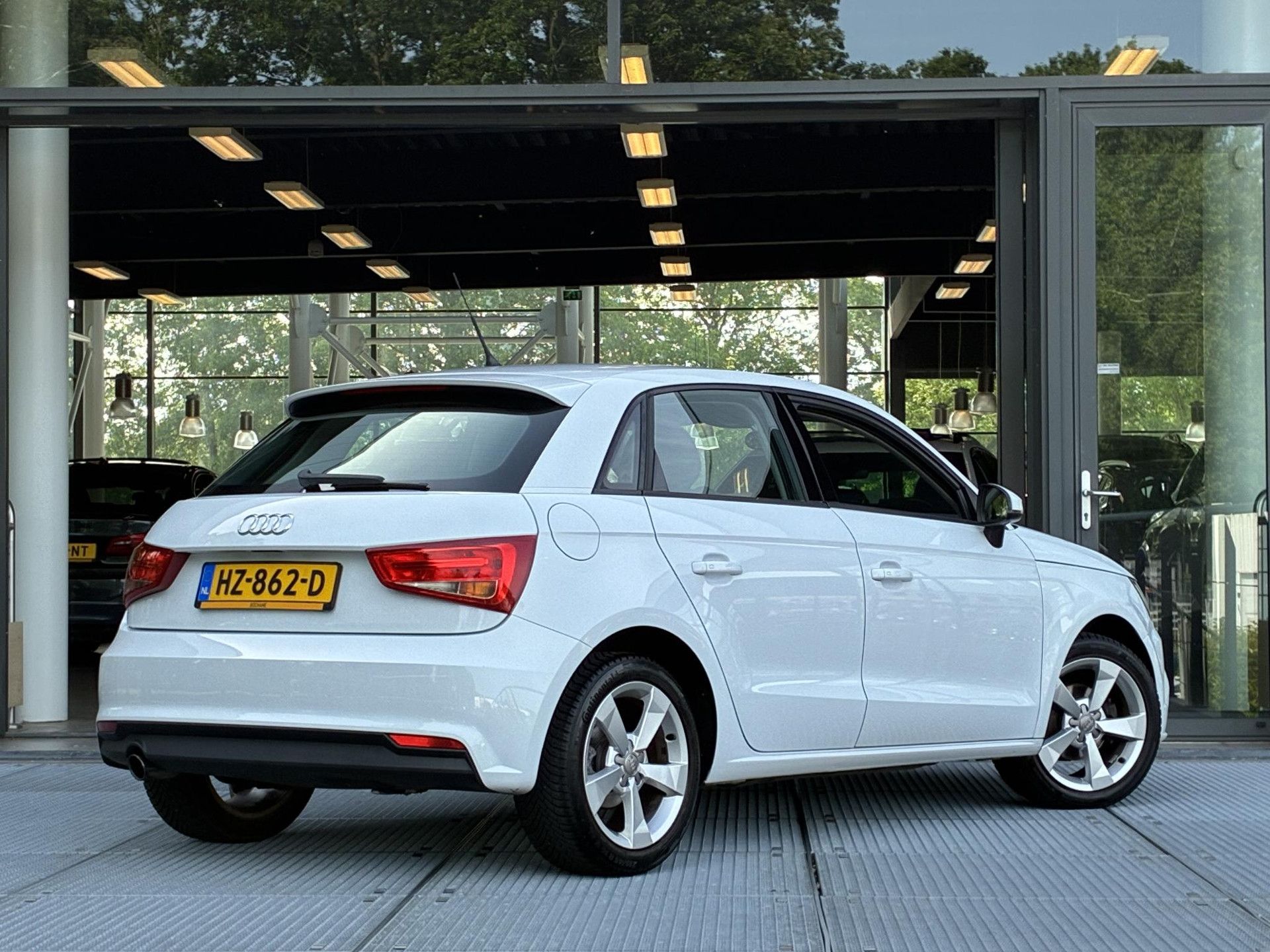 Audi A1Sportback HZ-862-D financial lease – Leaseprijzen.nl – afbeelding 2