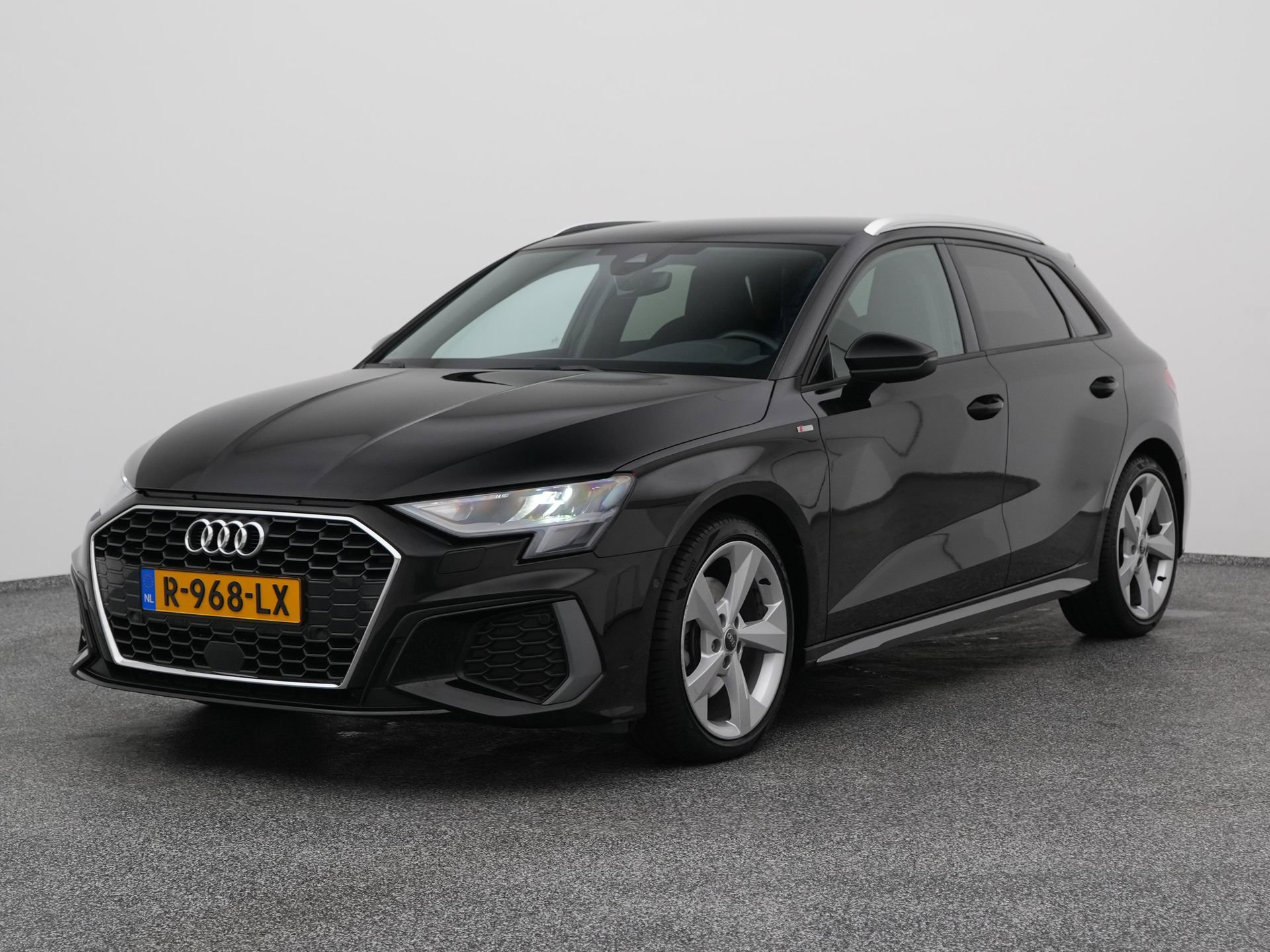 Audi A3 R-968-LX financial lease – Leaseprijzen.nl – afbeelding 1 Audi A3 R-968-LX financial lease – Leaseprijzen.nl – afbeelding 1