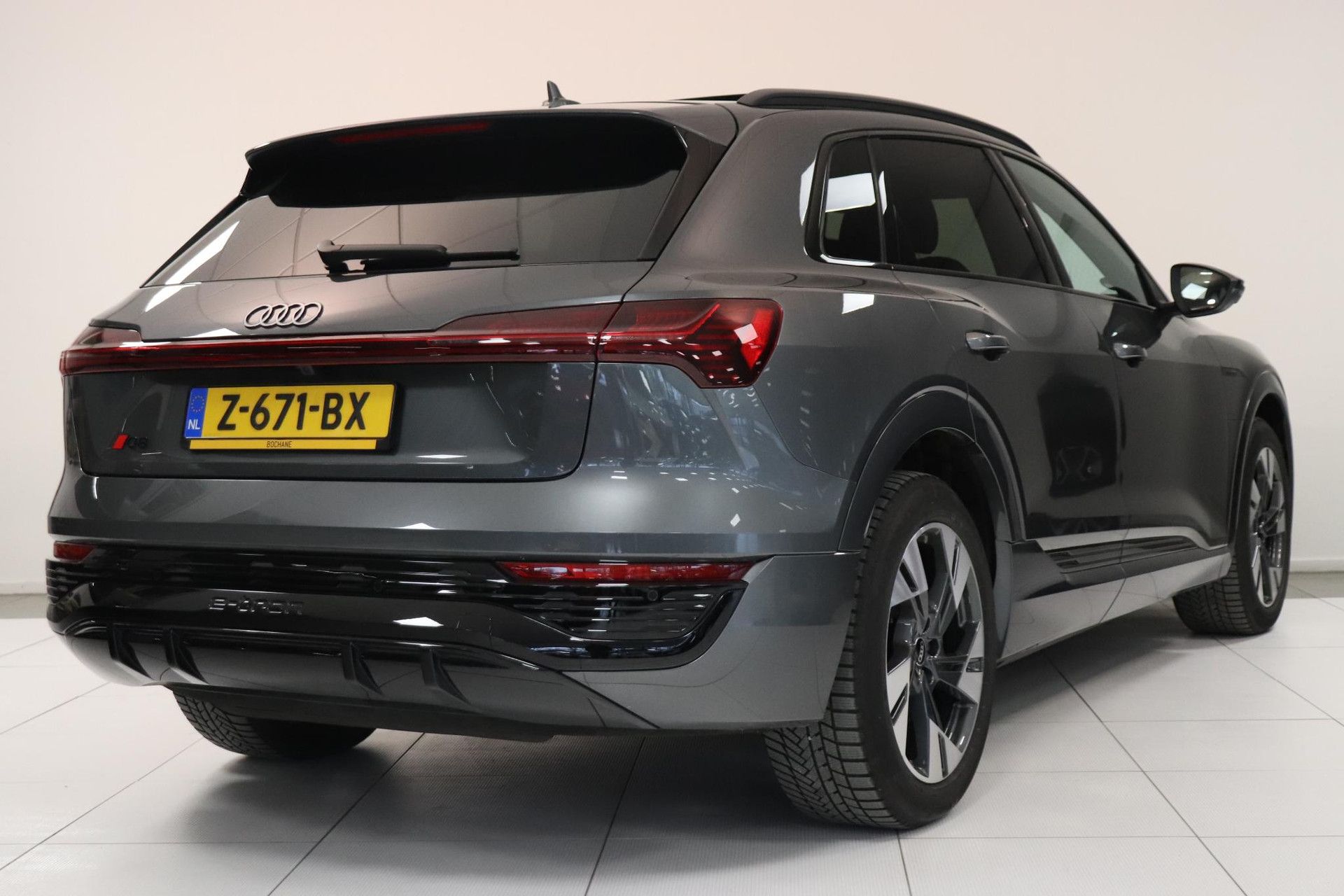 Audi Q8 Z-671-BX financial lease – Leaseprijzen.nl – afbeelding 2