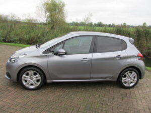 Peugeot 208 GNJ-90-L financial lease – Leaseprijzen.nl – afbeelding 2