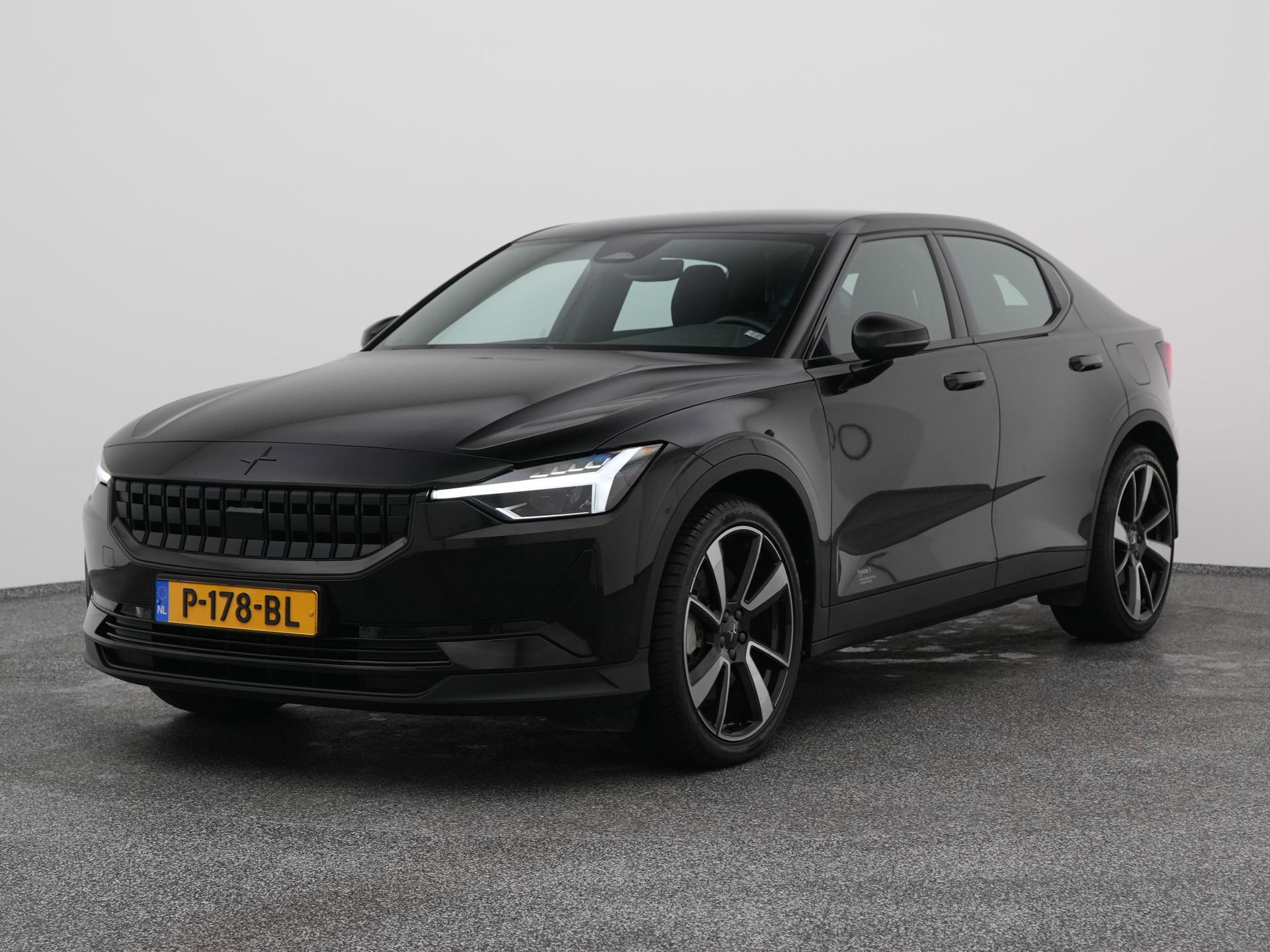 Polestar 2 P-178-BL financial lease – Leaseprijzen.nl – afbeelding 1 Polestar 2 P-178-BL financial lease – Leaseprijzen.nl – afbeelding 1