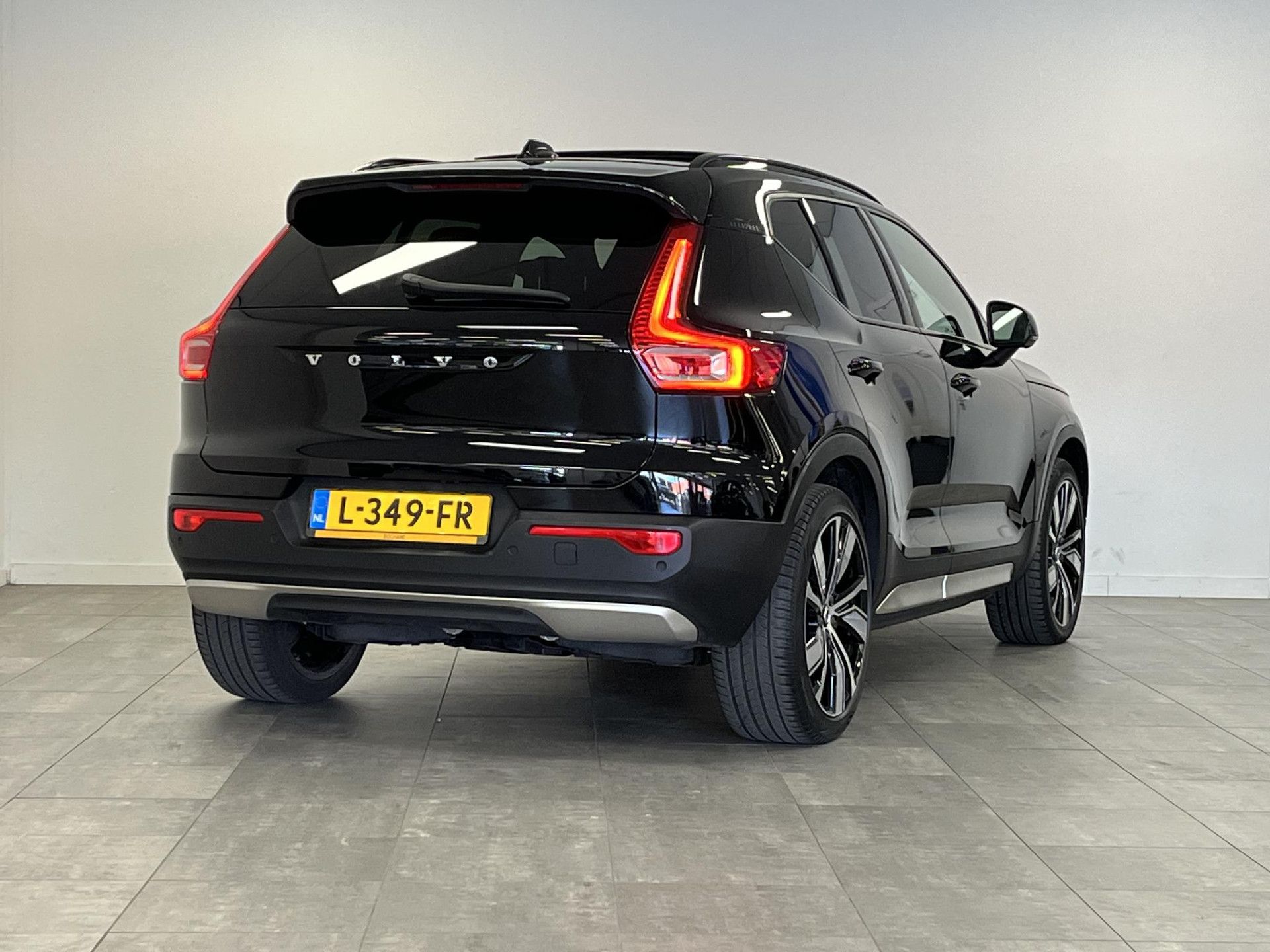 Volvo XC40 L-349-FR financial lease – Leaseprijzen.nl – afbeelding 2