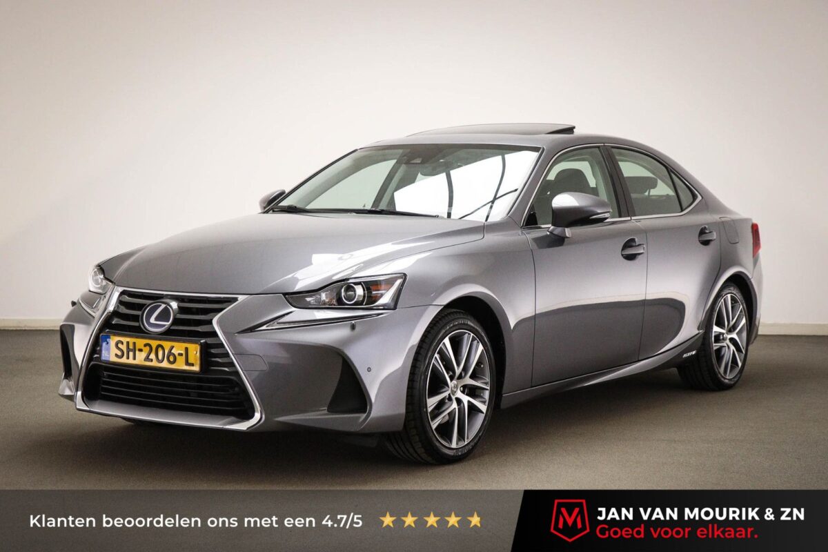 Lexus IS
