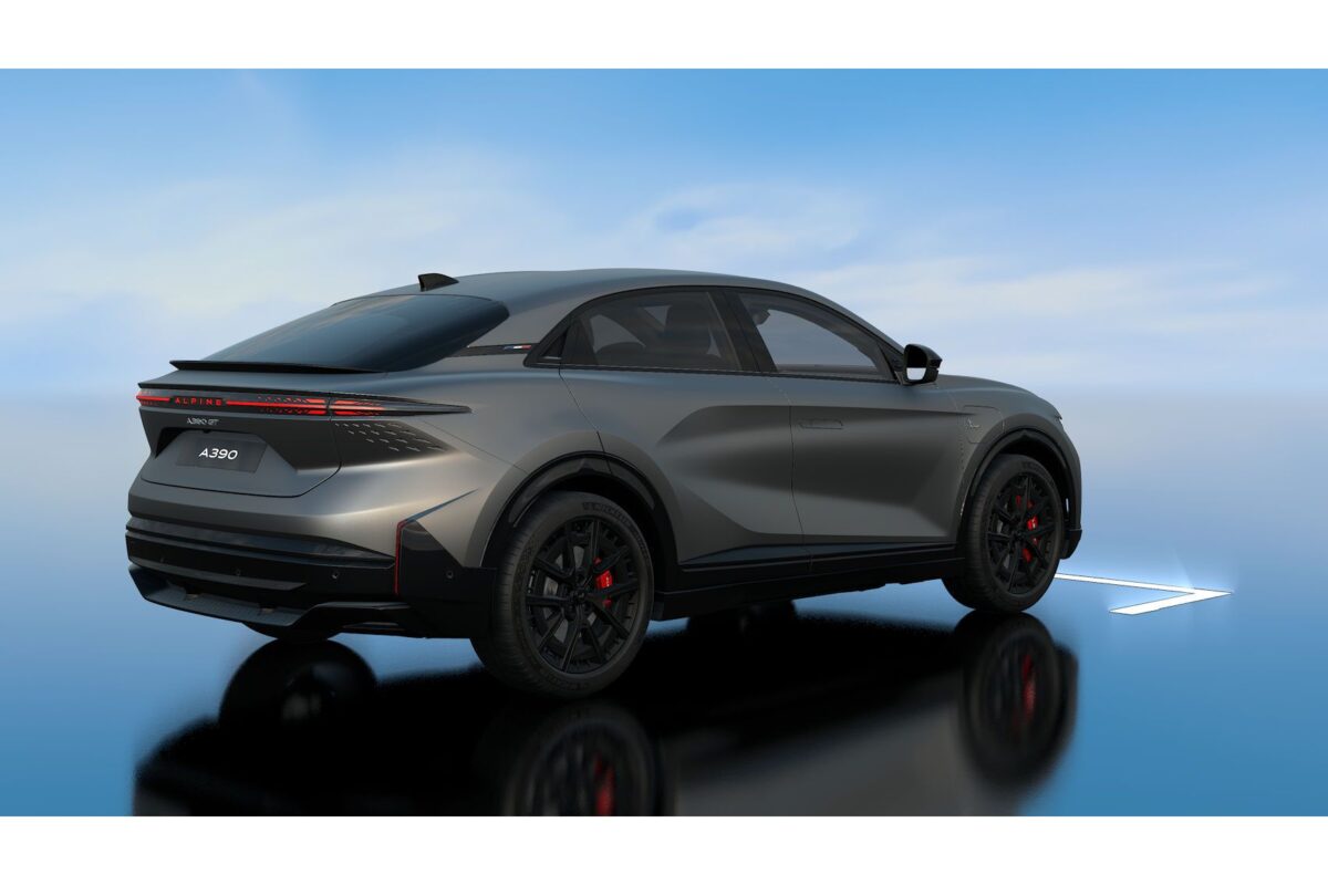 Alpine A390