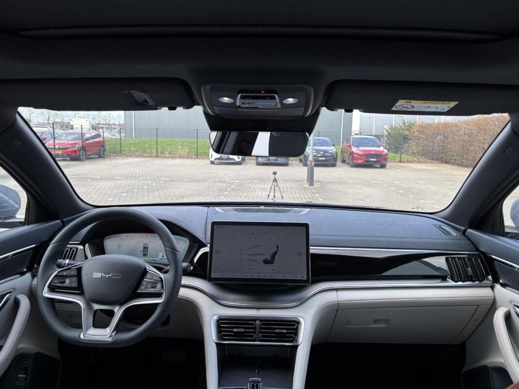 BYD SEALU