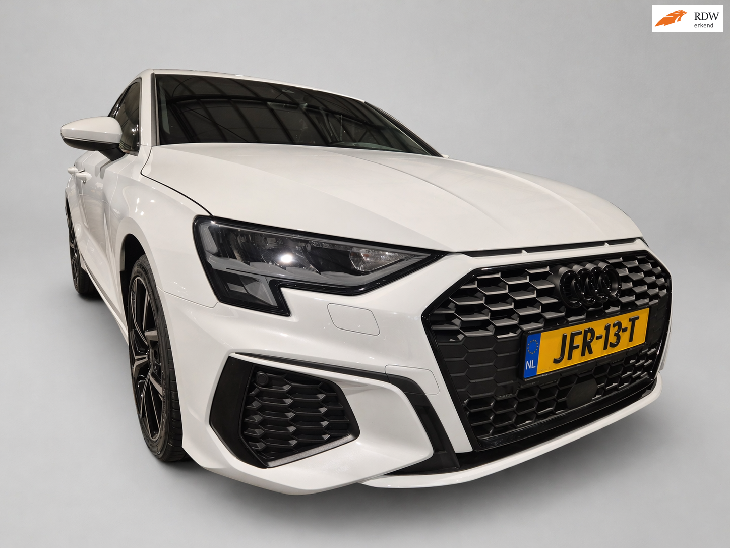 Audi A3  financial lease – Leaseprijzen.nl – afbeelding 1