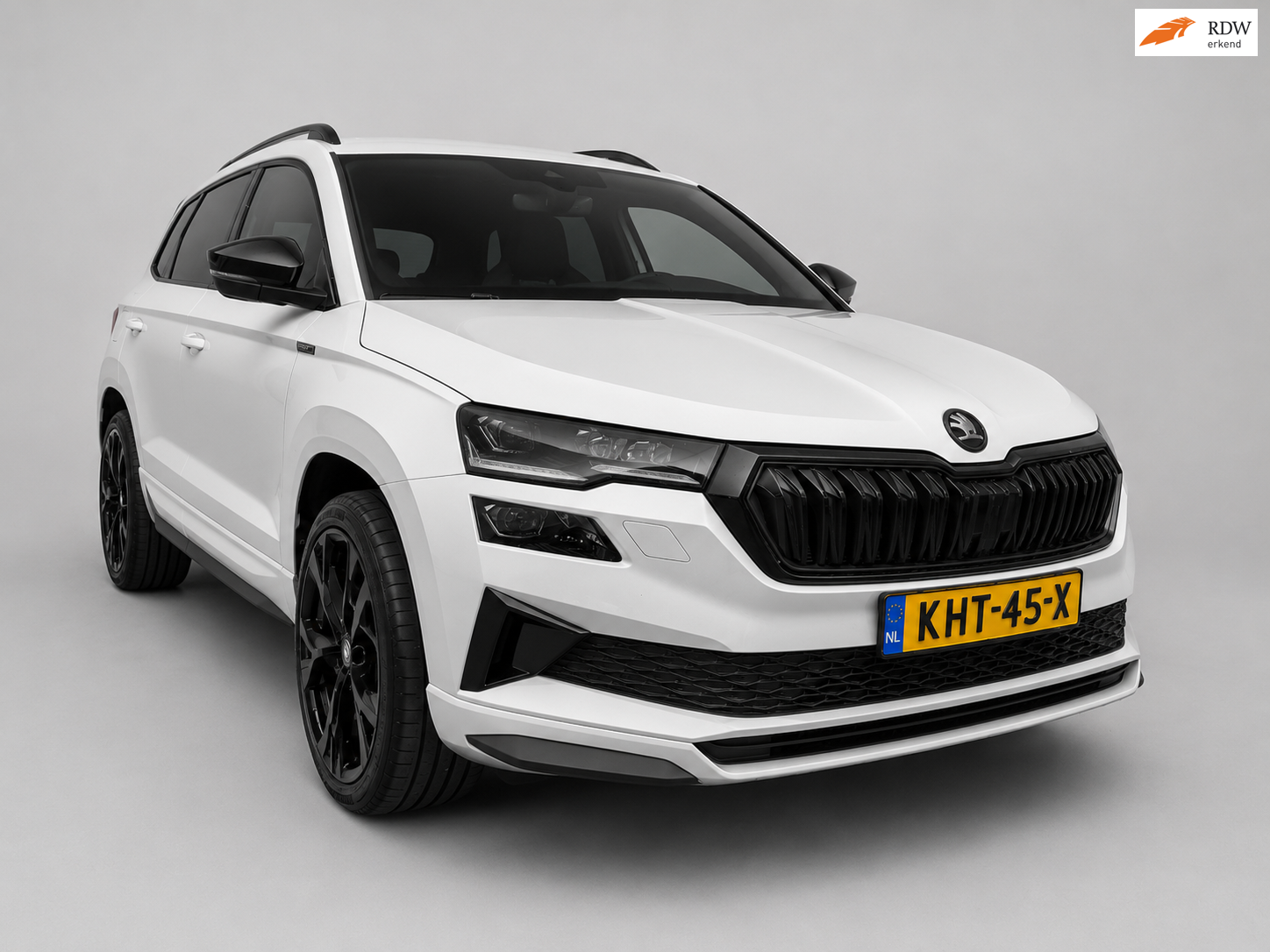 Skoda Karoq  financial lease – Leaseprijzen.nl – afbeelding 1