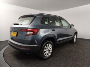 Skoda Karoq P-340-DT financial lease – Leaseprijzen.nl – afbeelding 2
