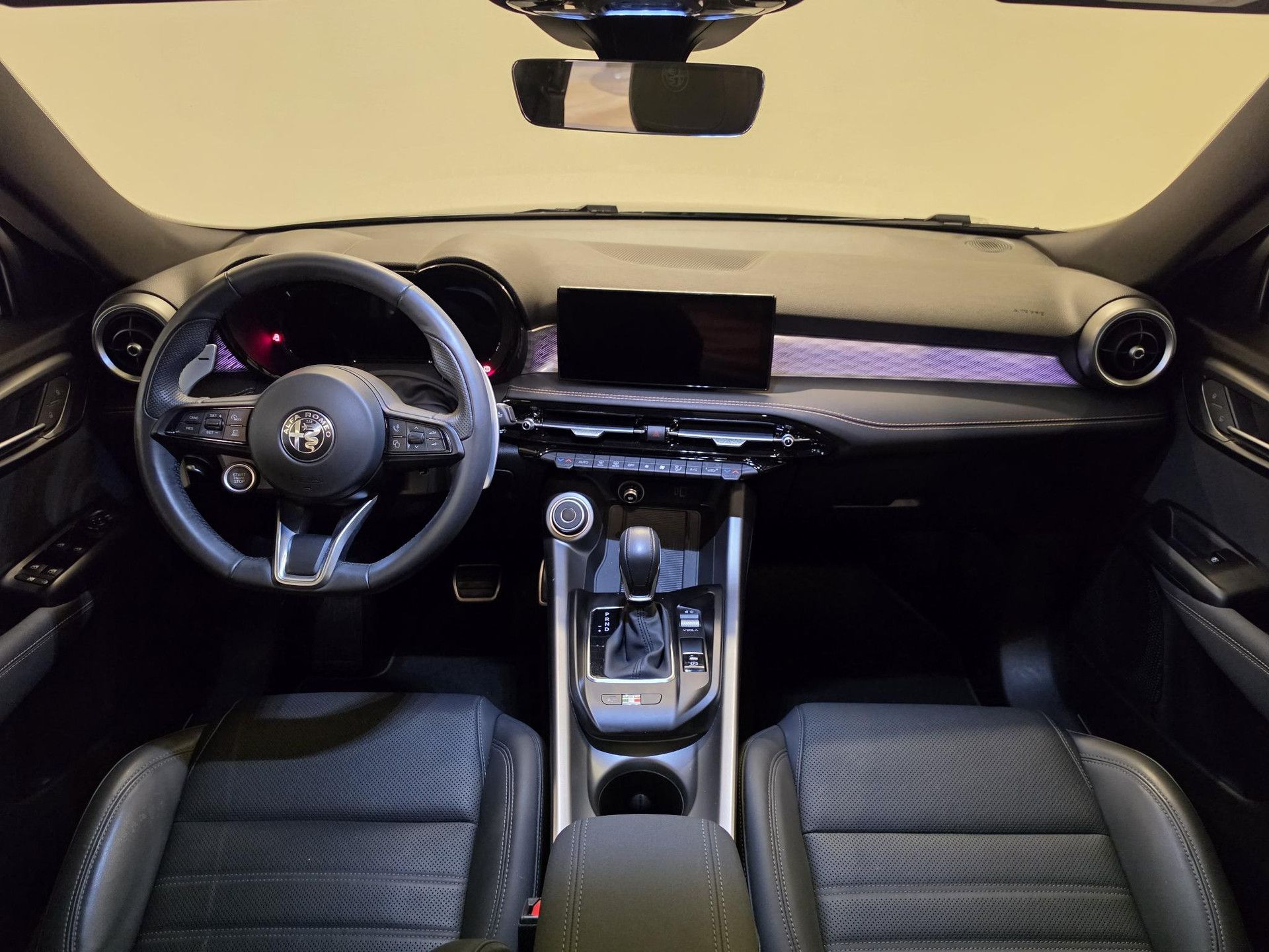 Alfa Romeo Tonale met kenteken JLK-22-X – interieur