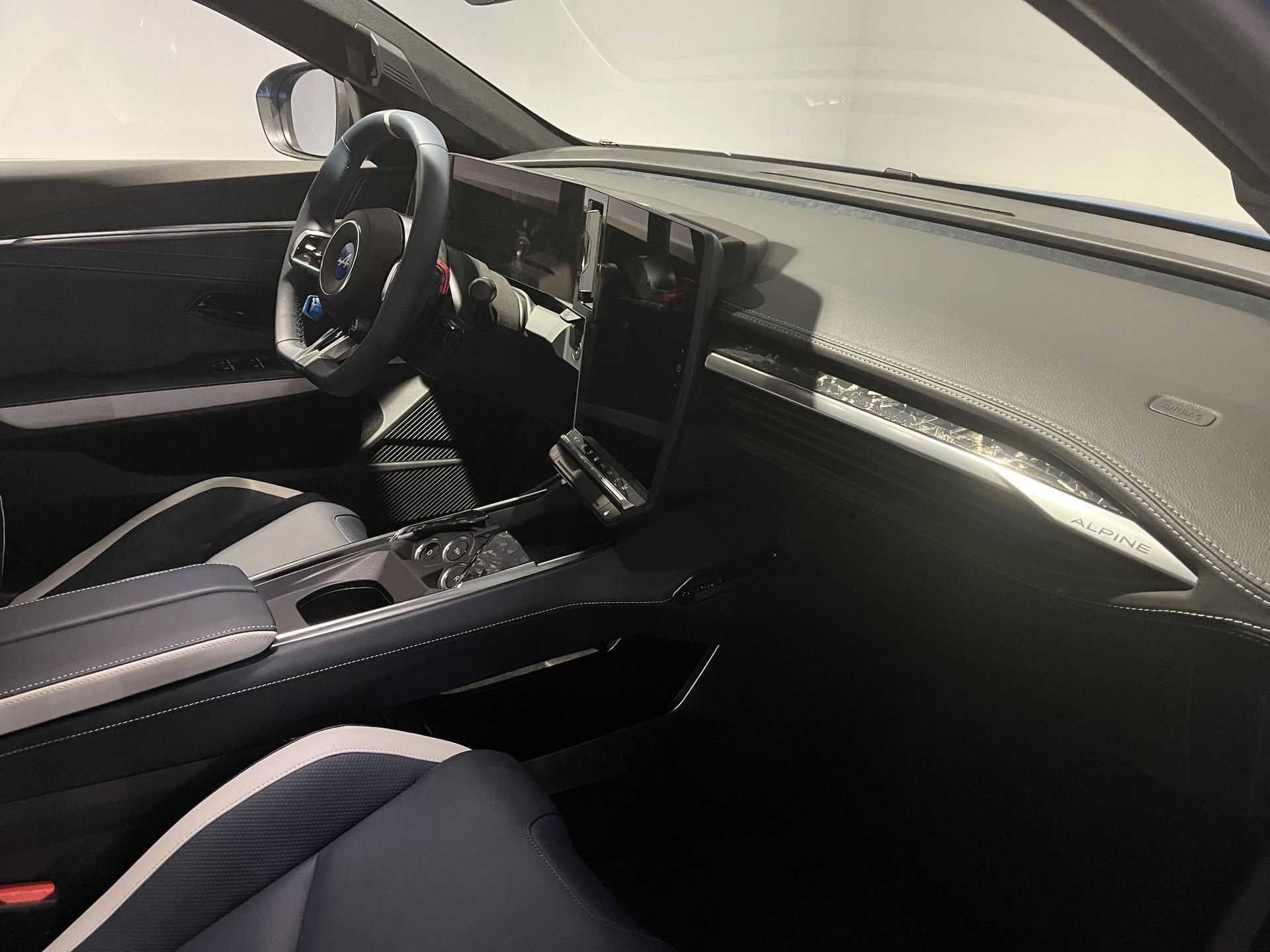Alpine A390 met kenteken 55946 – interieur