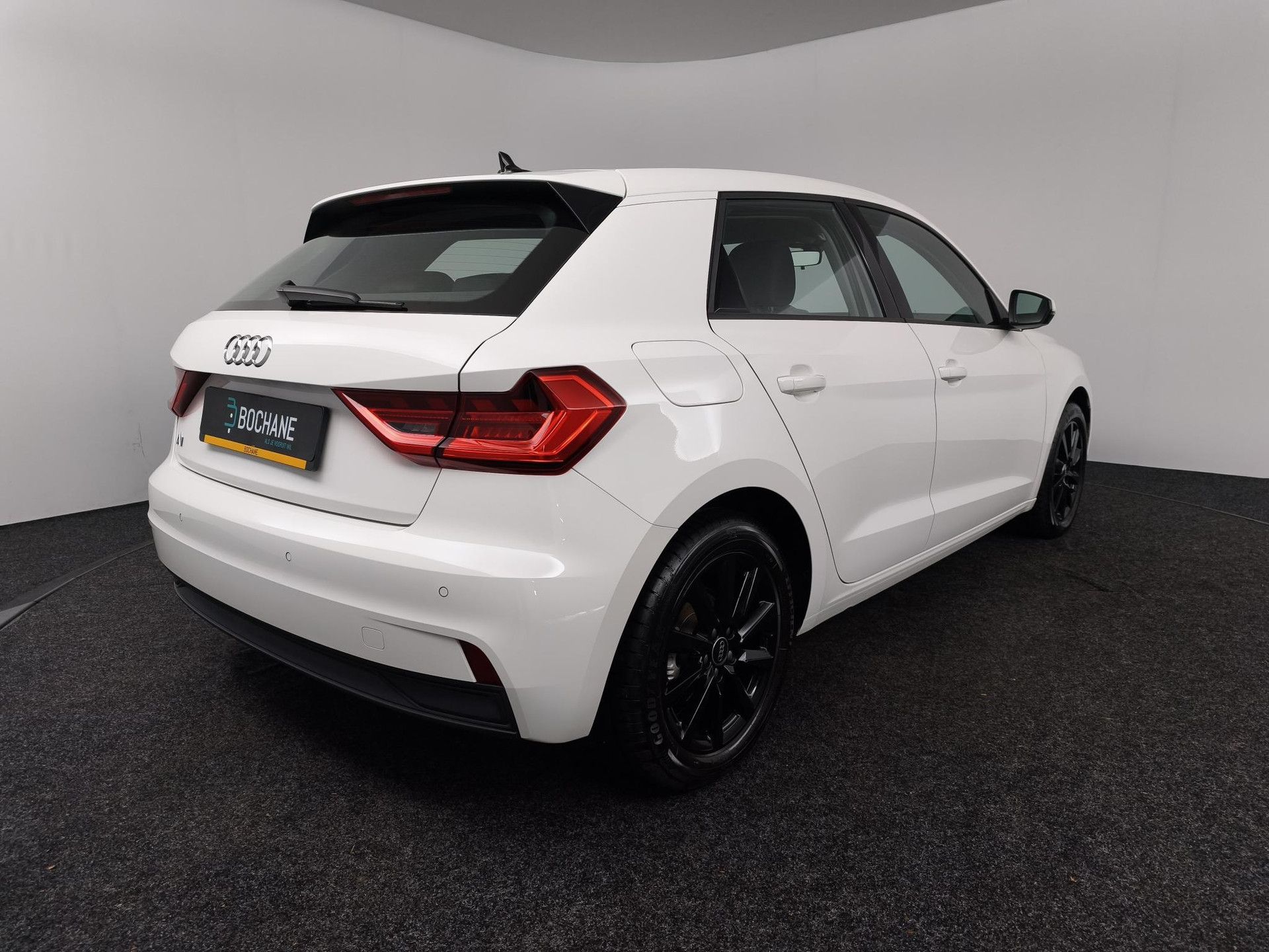 Audi A1Sportback met kenteken KDP-24-L – achteraanzicht