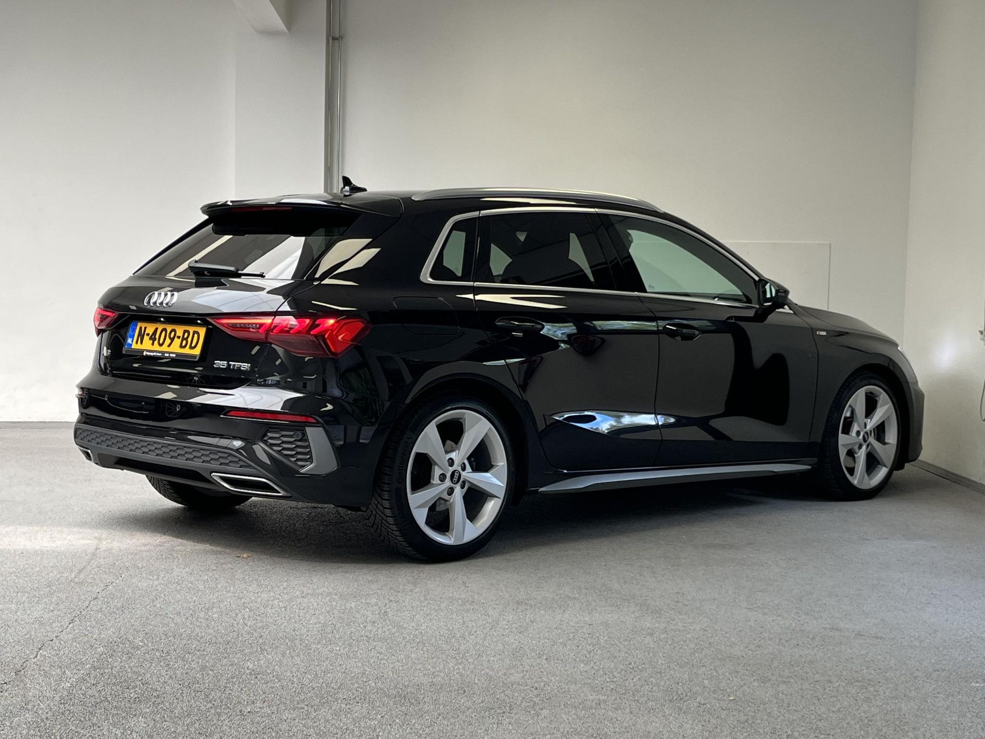 Audi A3 met kenteken N-409-BD – achteraanzicht