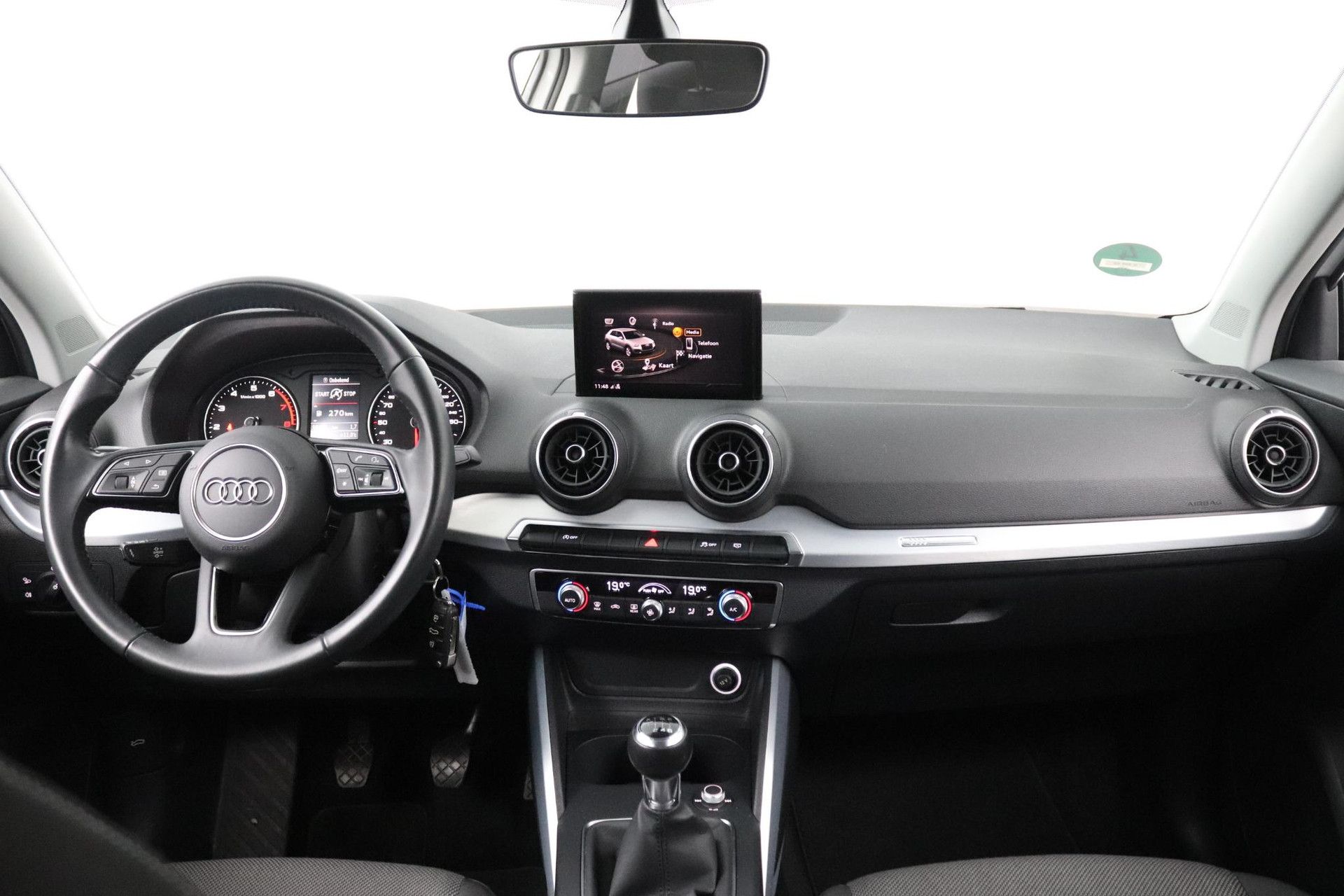 Audi Q2 met kenteken G-899-XZ – interieur