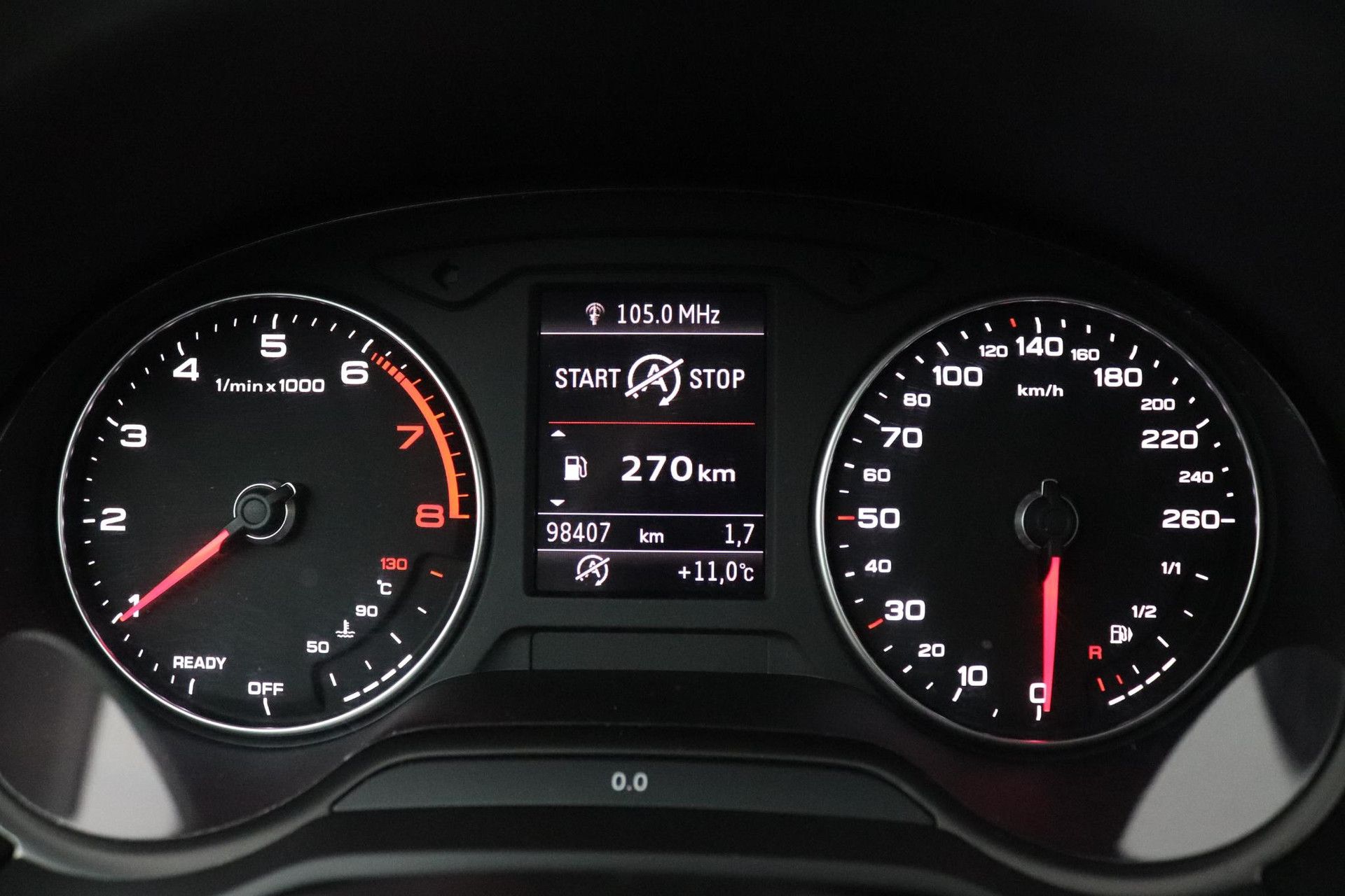 Audi Q2 met kenteken G-899-XZ – dashboard
