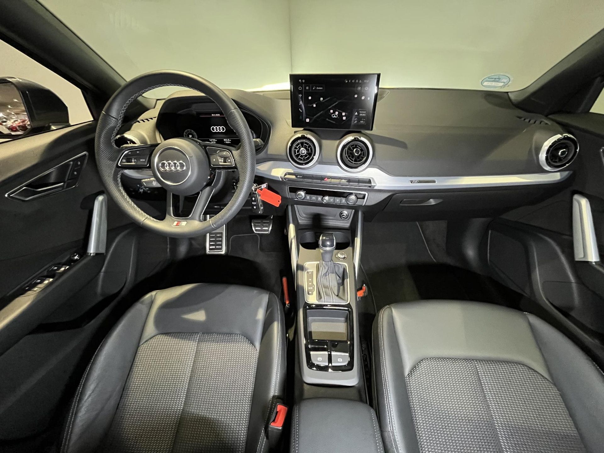 Audi Q2 met kenteken HBF-67-L – interieur