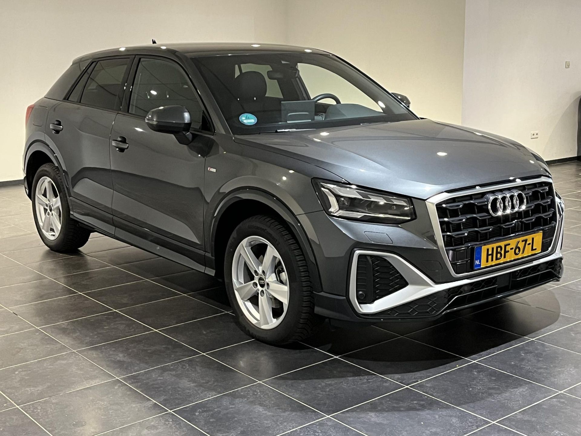 Audi Q2 met kenteken HBF-67-L – detailfoto
