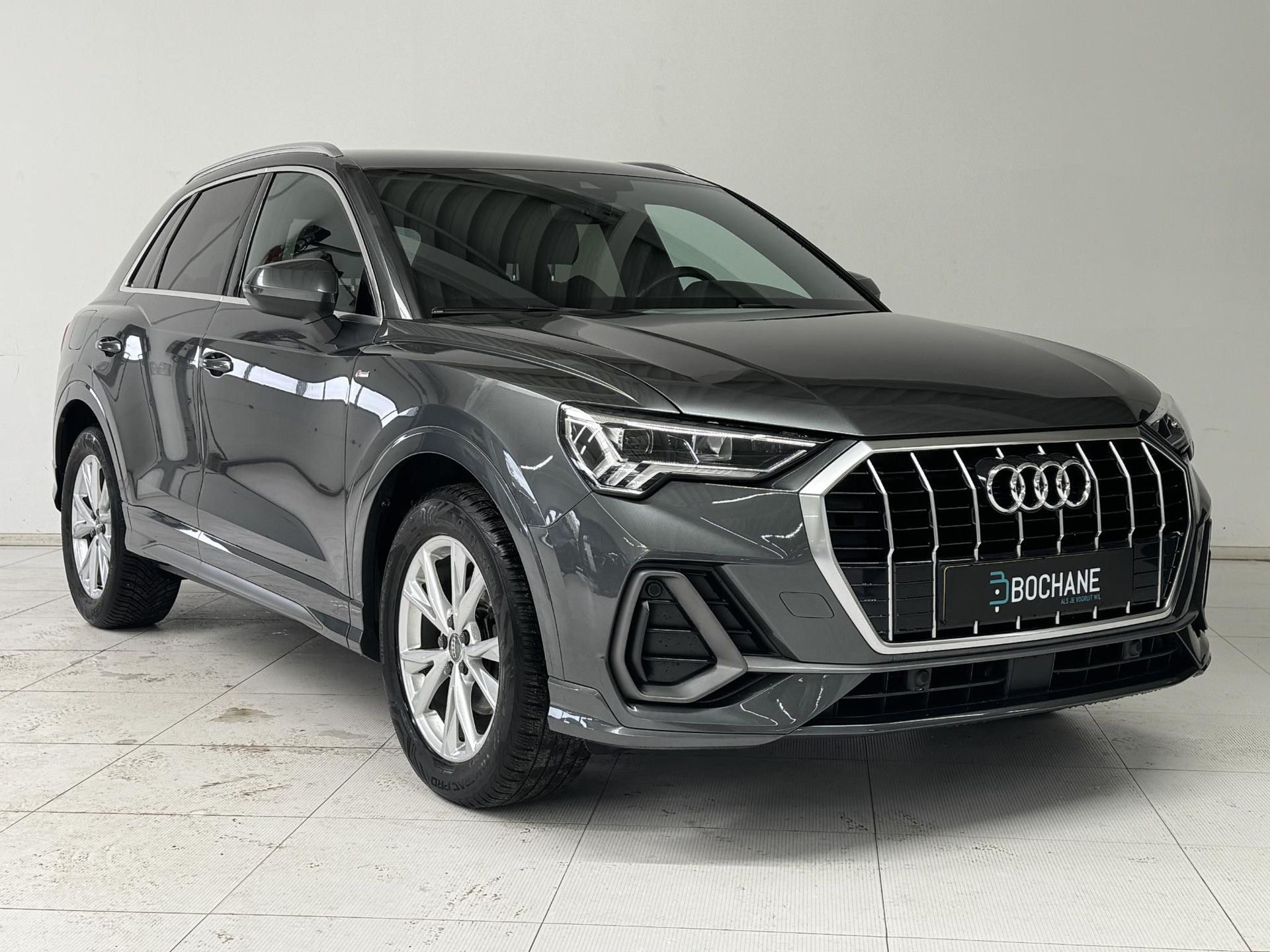 Audi Q3 met kenteken H-421-PL – detailfoto