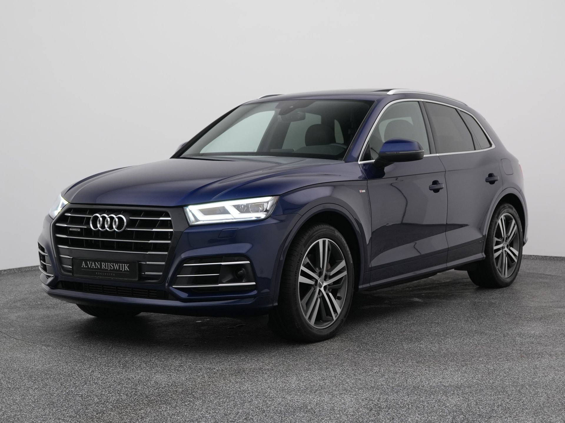 Audi Q5 met kenteken JZS-51-N – vooraanzicht