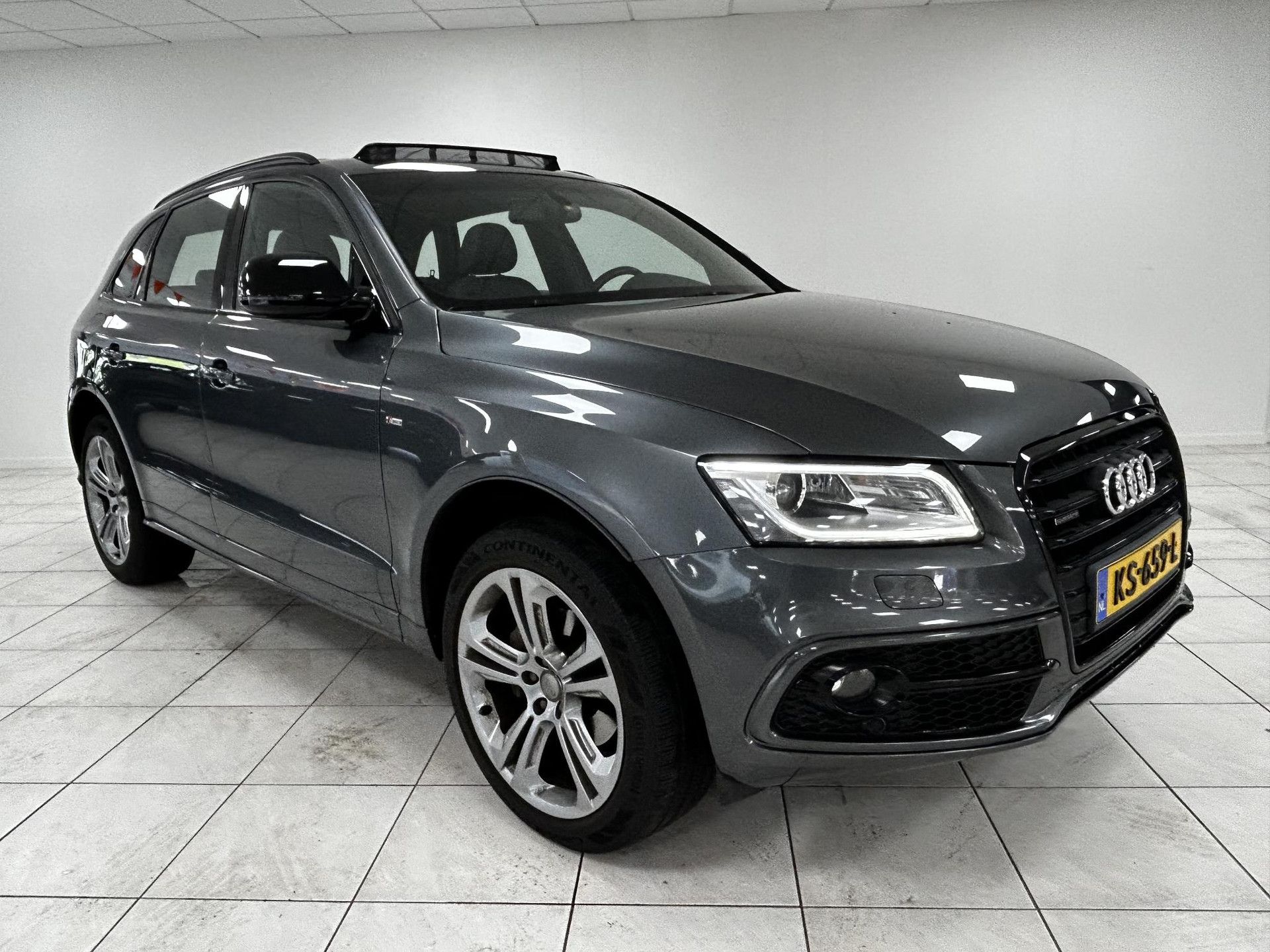 Audi Q5 met kenteken KS-659-L – detailfoto