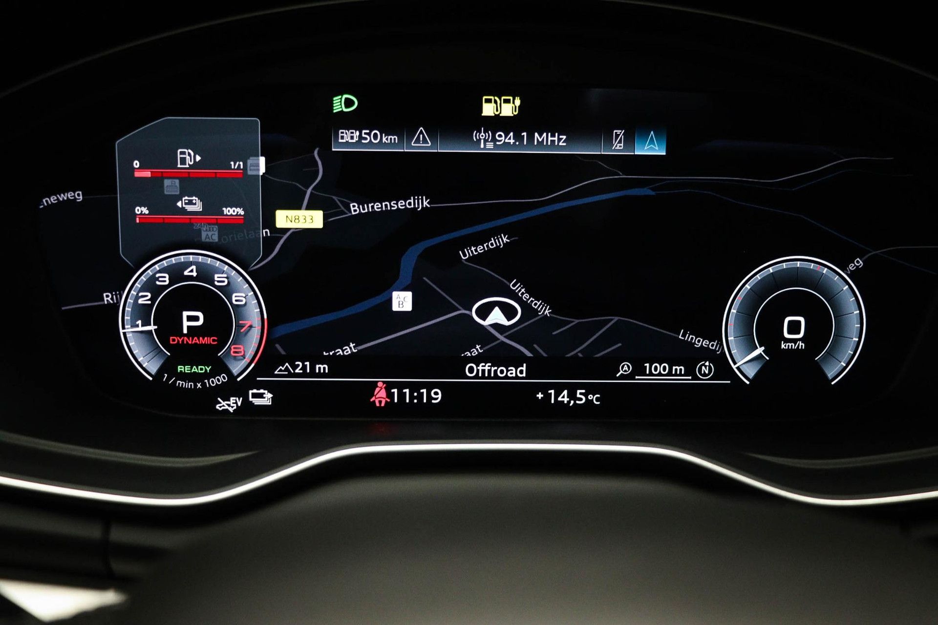 Audi Q5 met kenteken P-311-HR – dashboard