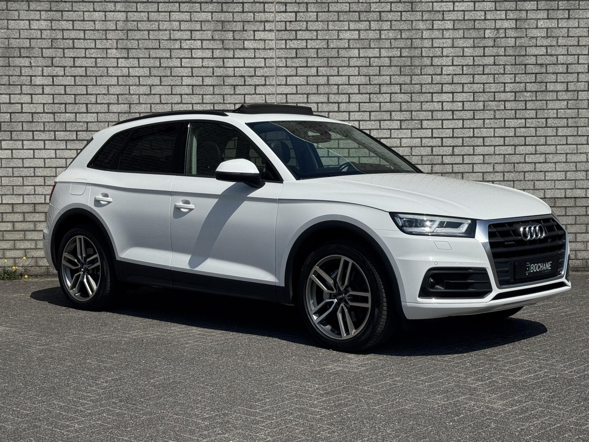 Audi Q5 met kenteken T-607-SG – interieur