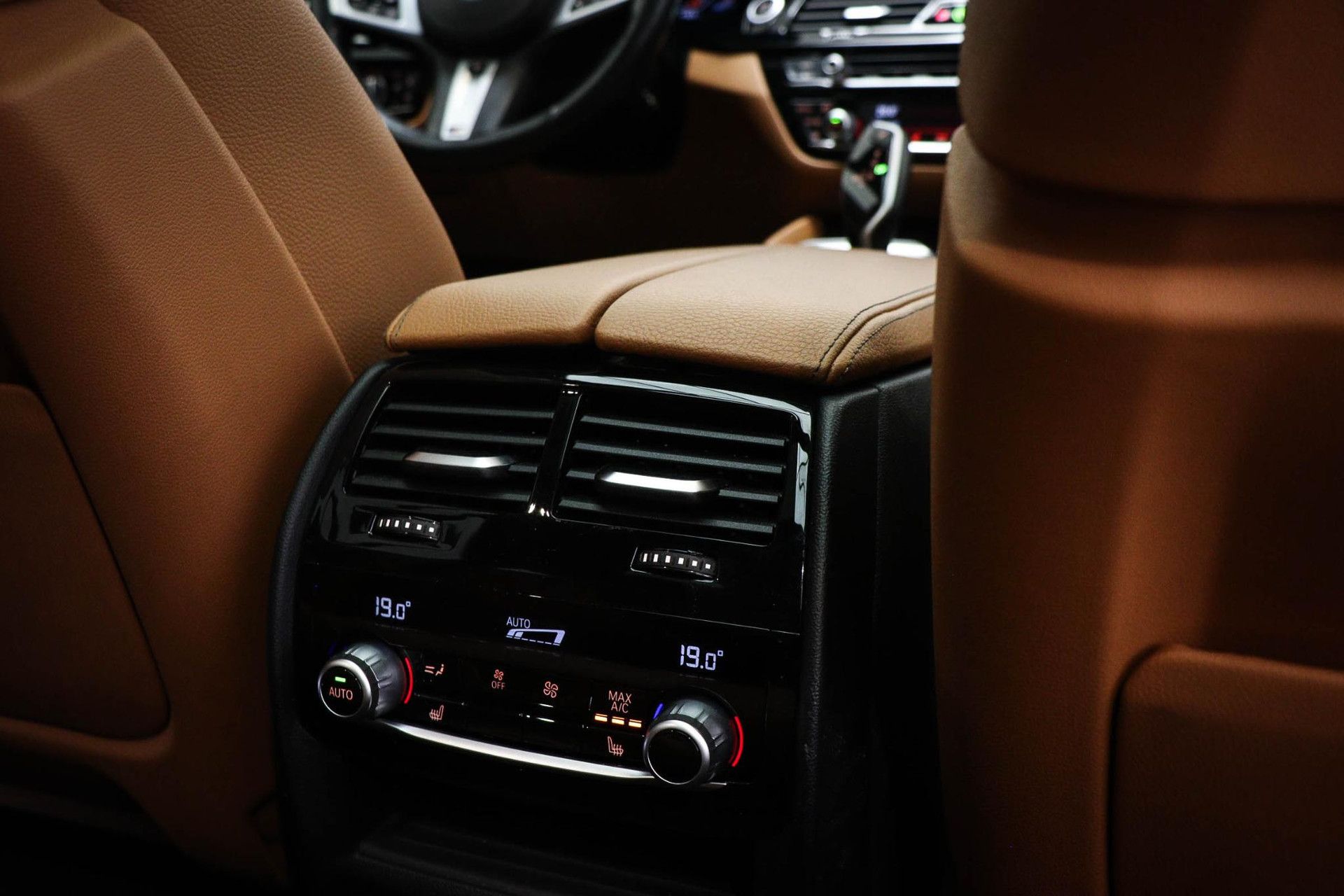 BMW 5-serie met kenteken L-930-TF – interieur