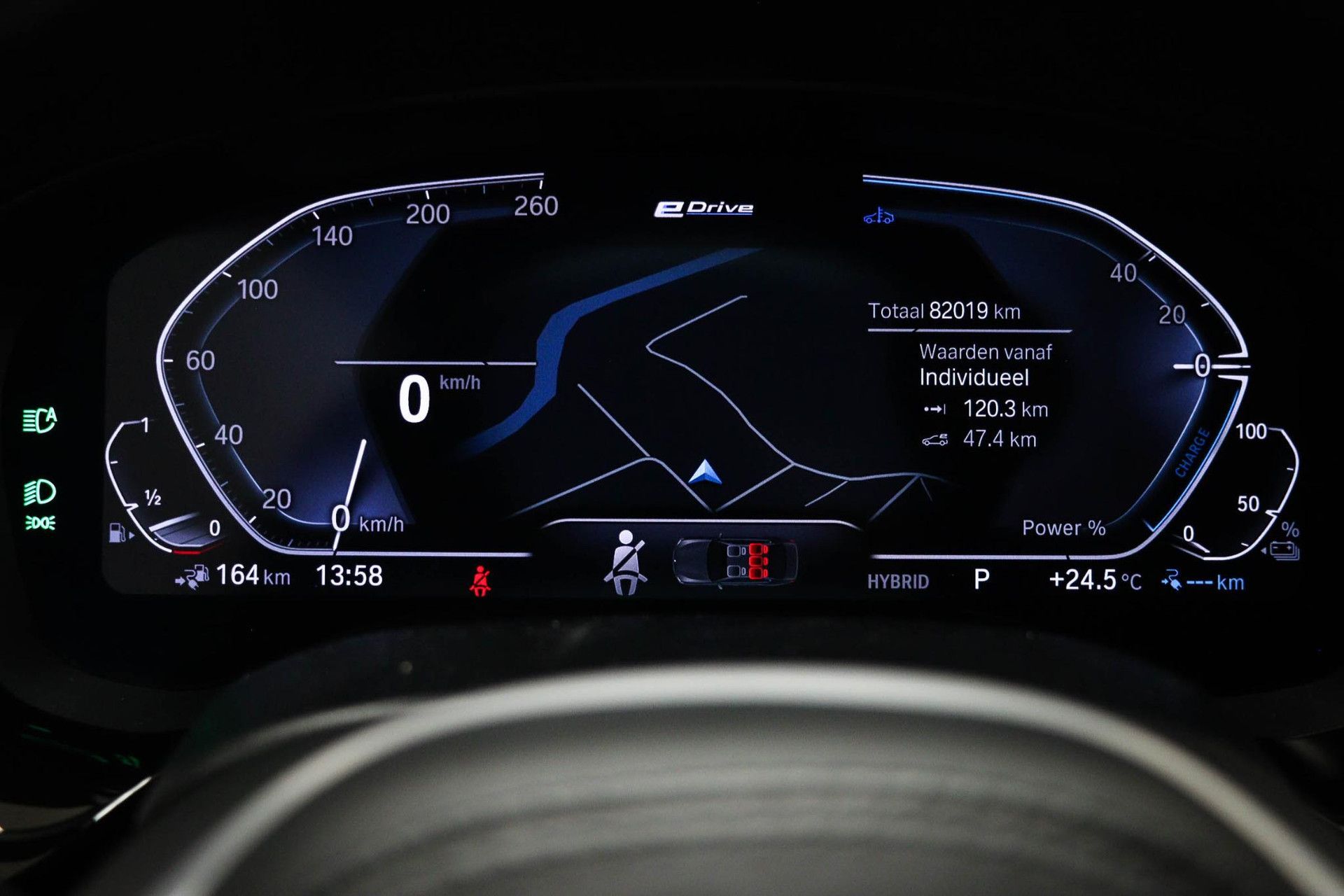 BMW 5-serie met kenteken X-384-RR – detailfoto