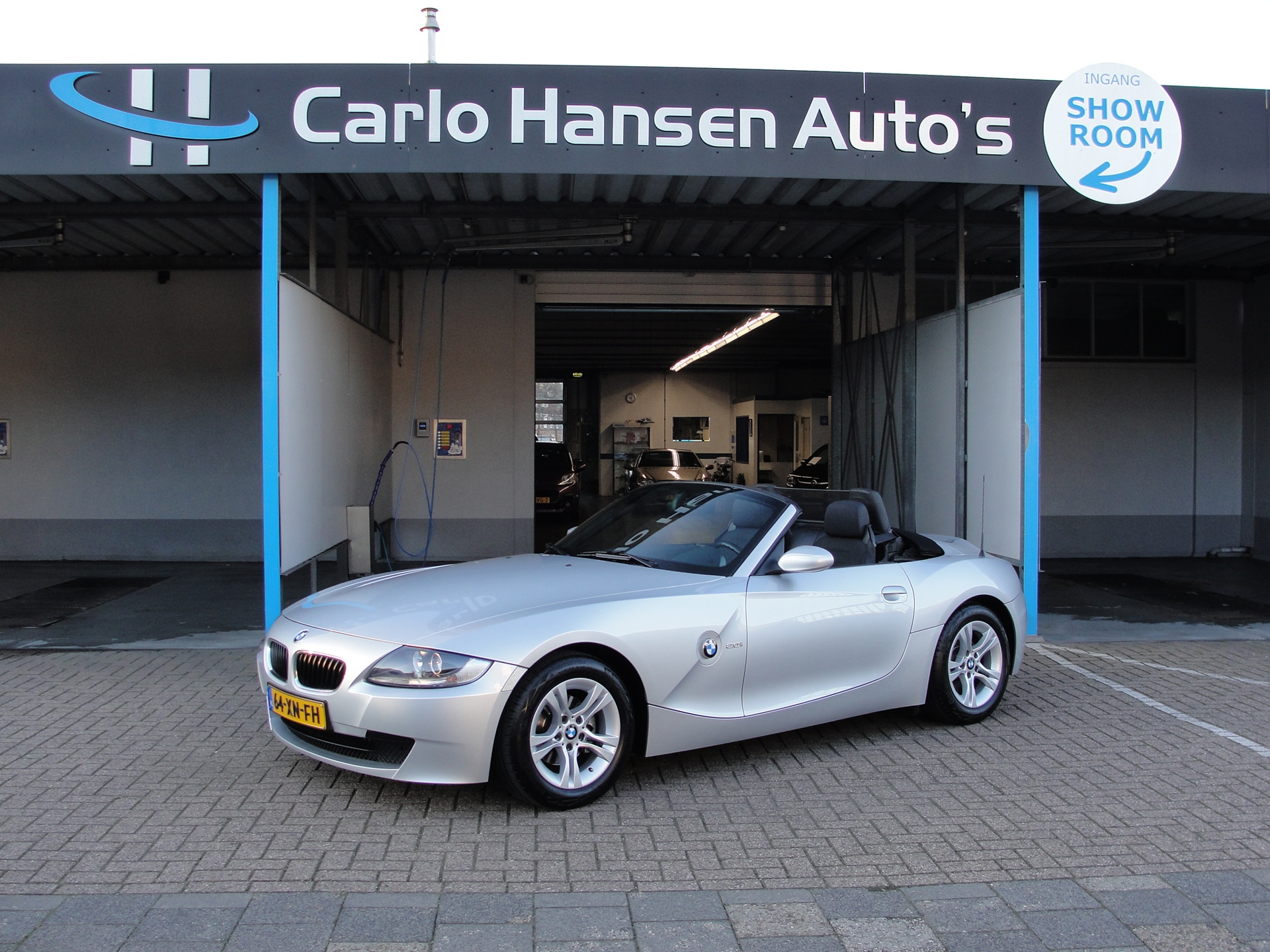 BMW Z4 met kenteken 64-XN-FH – vooraanzicht