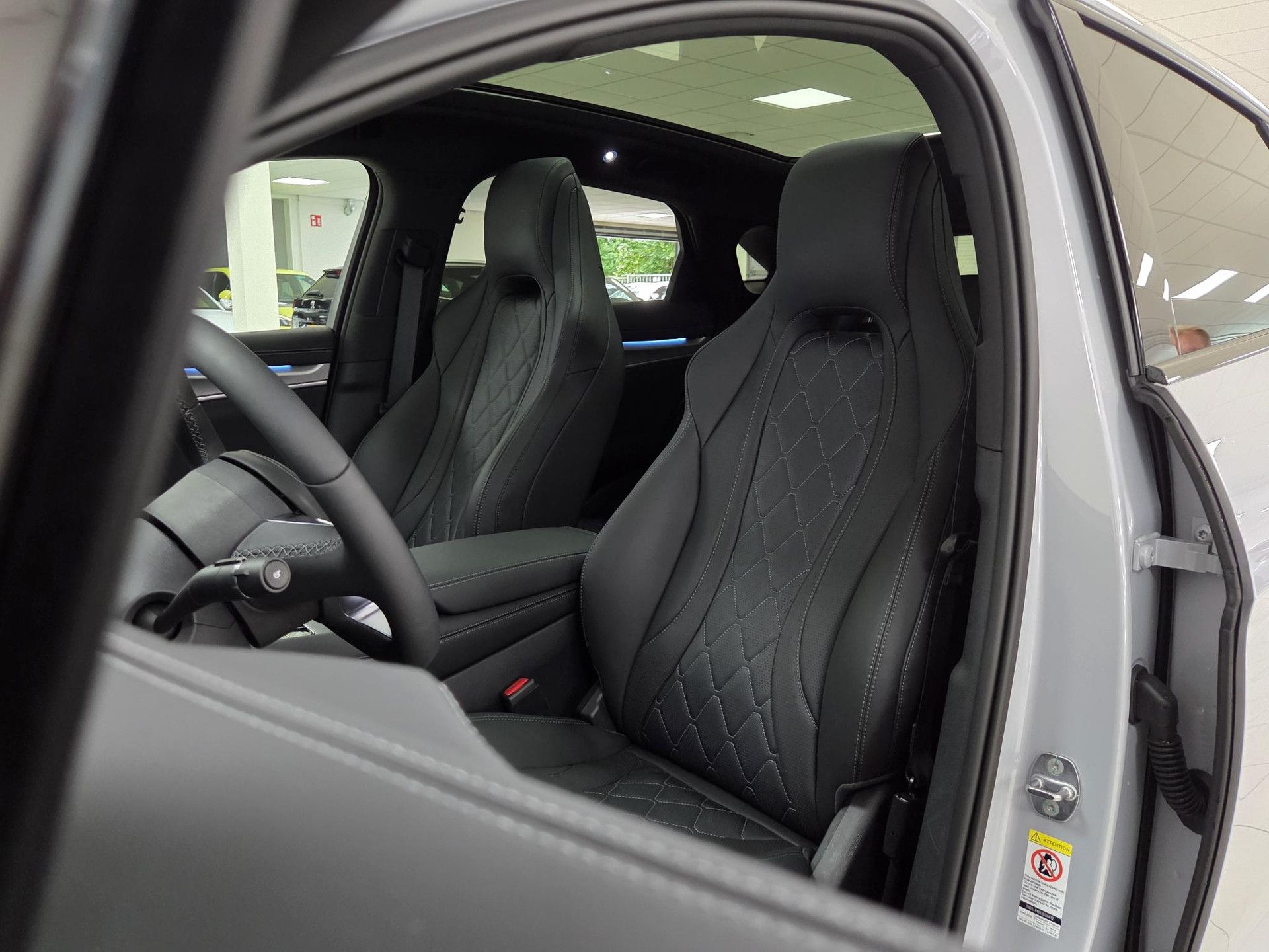 BYD SEALION met kenteken KKP-88-D – achteraanzicht