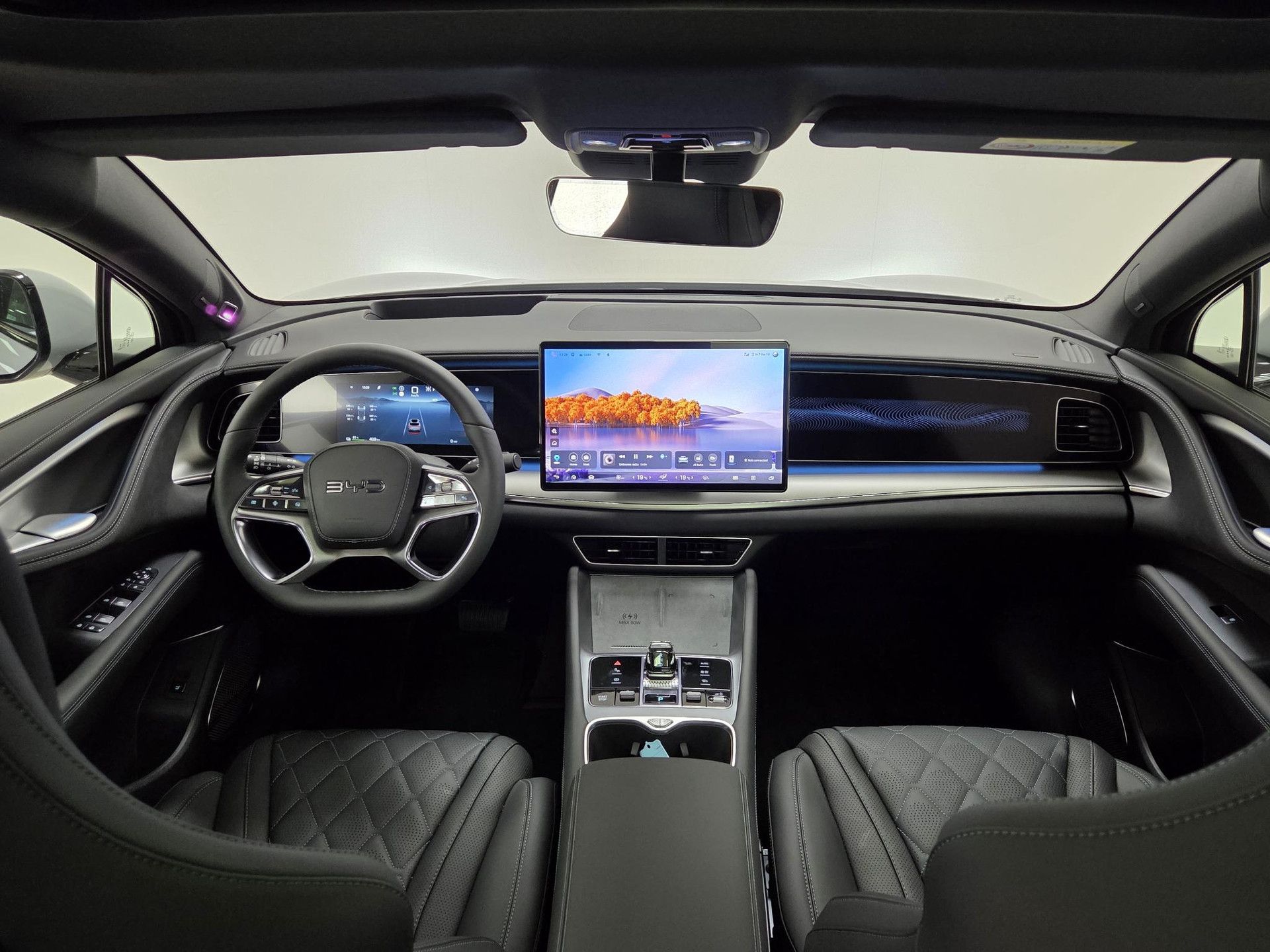 BYD SEALION met kenteken KKP-88-D – interieur