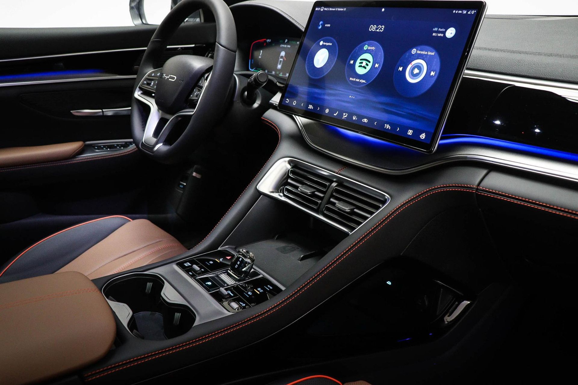 BYD SEALU met kenteken JTK-94-N – interieur