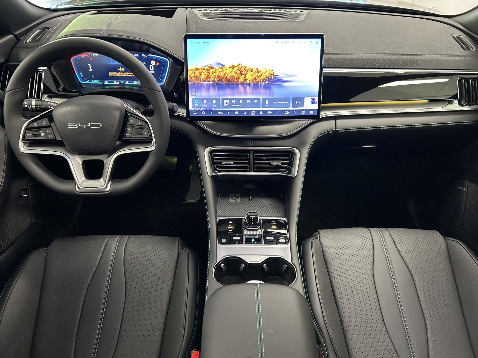 BYD SEALU met kenteken JZP-28-F – interieur