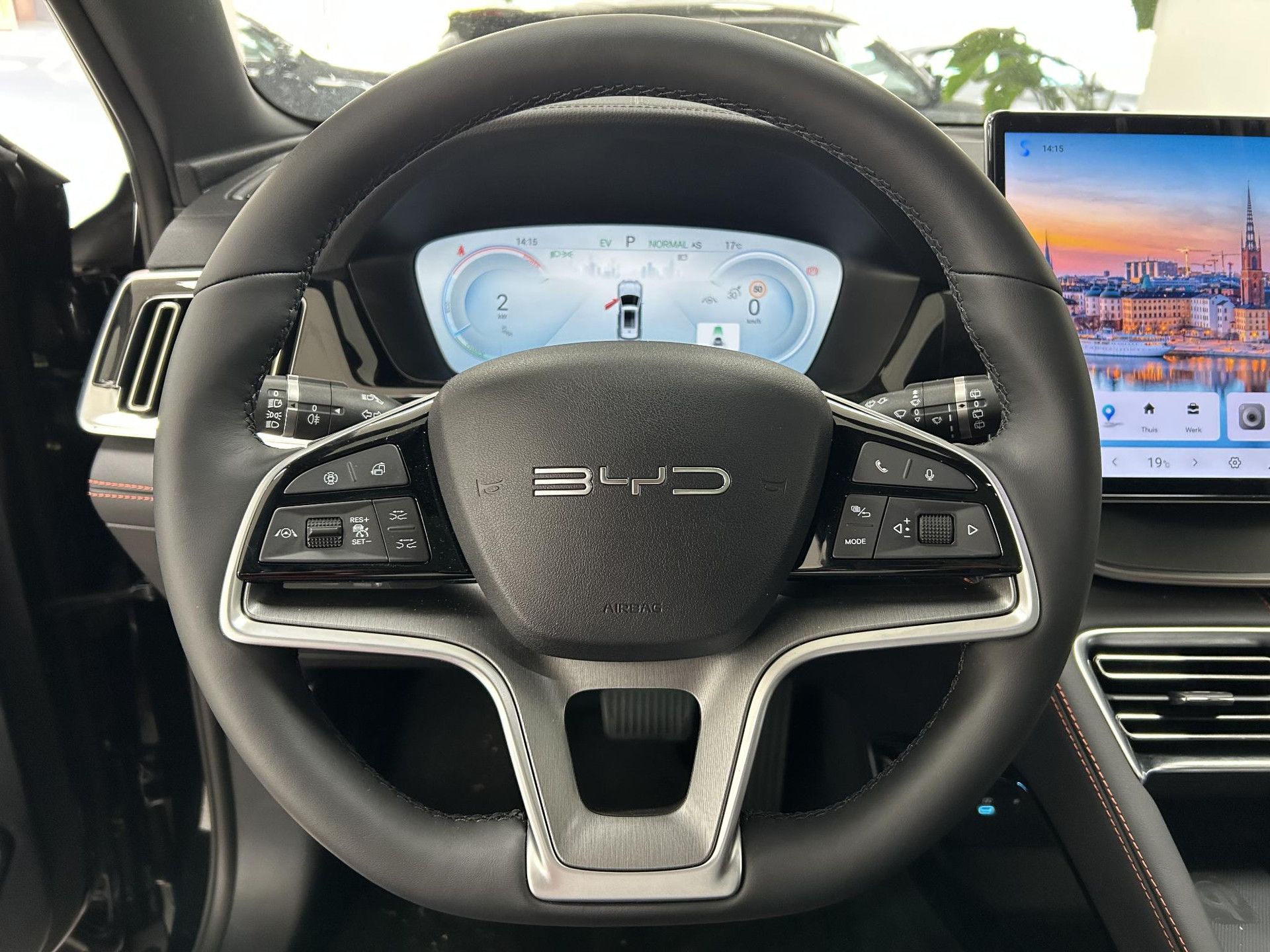 BYD SEALU met kenteken KDG-71-D – interieur