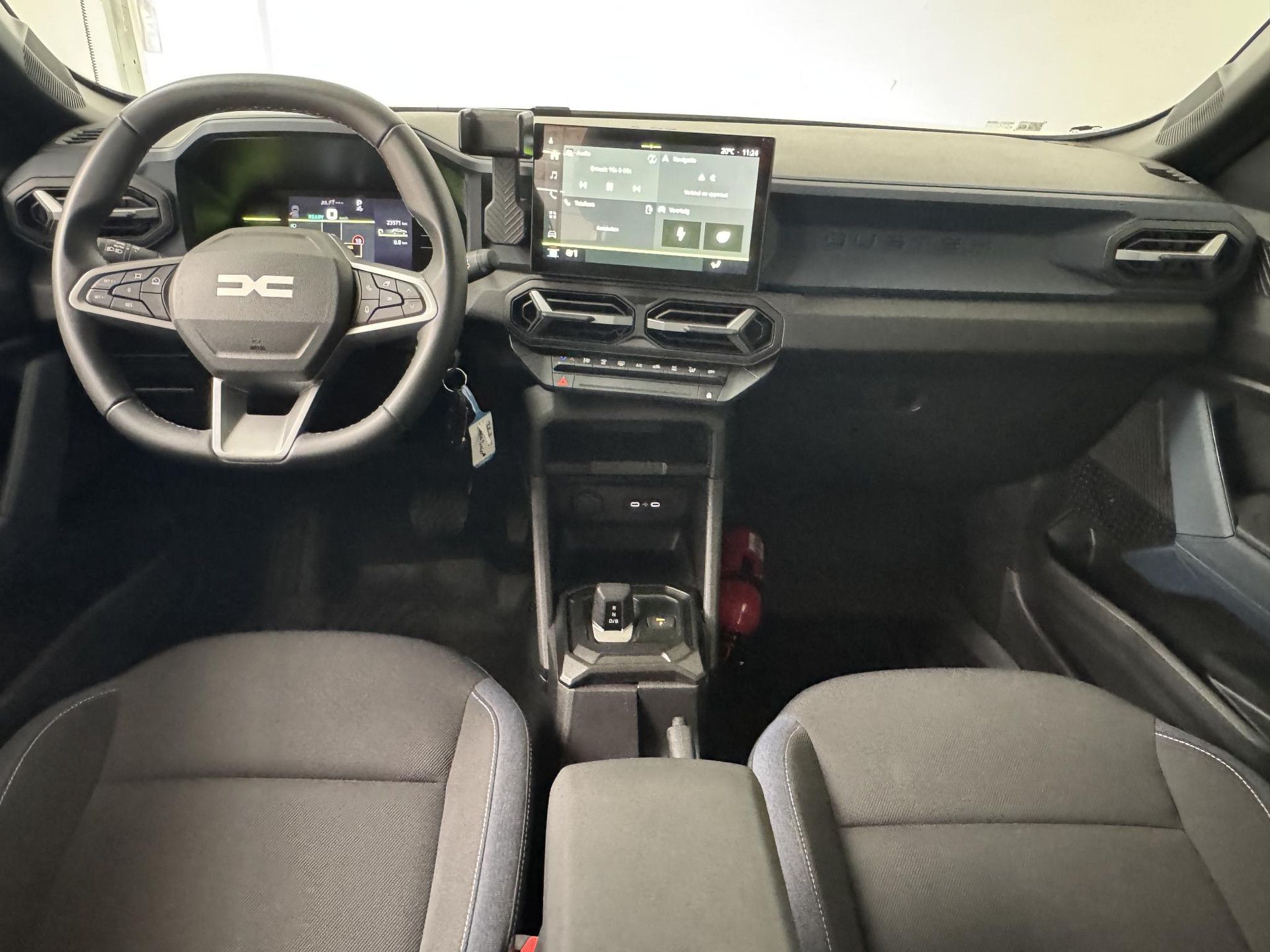 Dacia Duster met kenteken JLK-74-Z – interieur