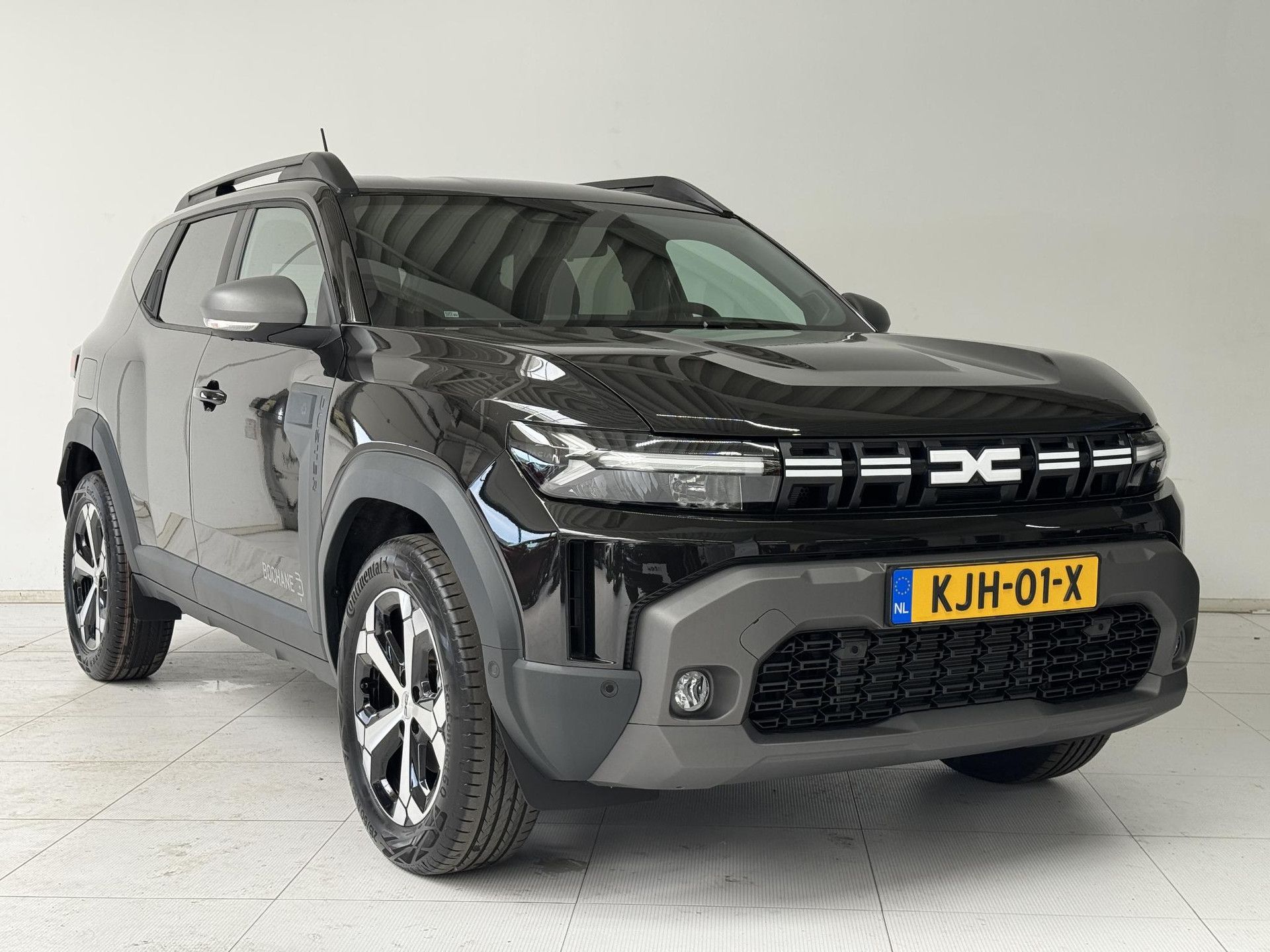 Dacia Duster met kenteken KJH-01-X – detailfoto