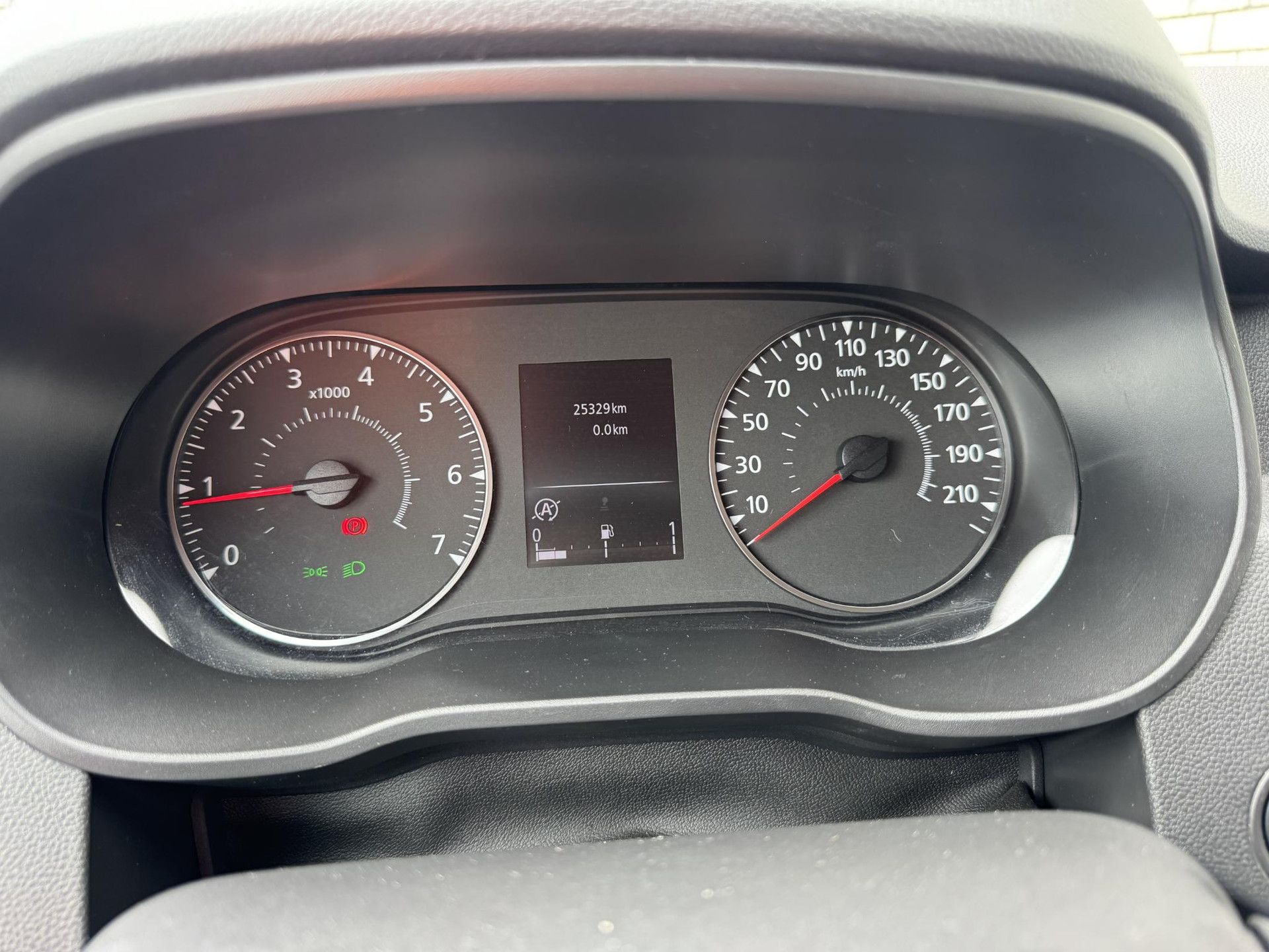 Dacia Duster met kenteken N-881-TJ – dashboard