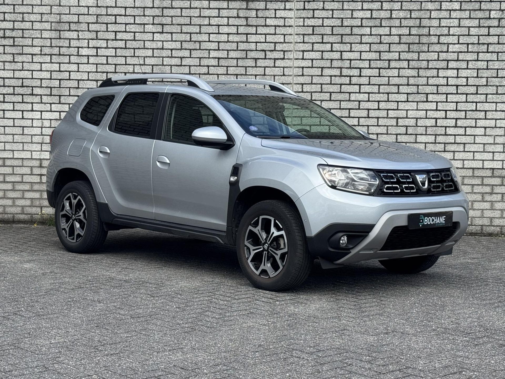 Dacia Duster met kenteken N-881-TJ – detailfoto