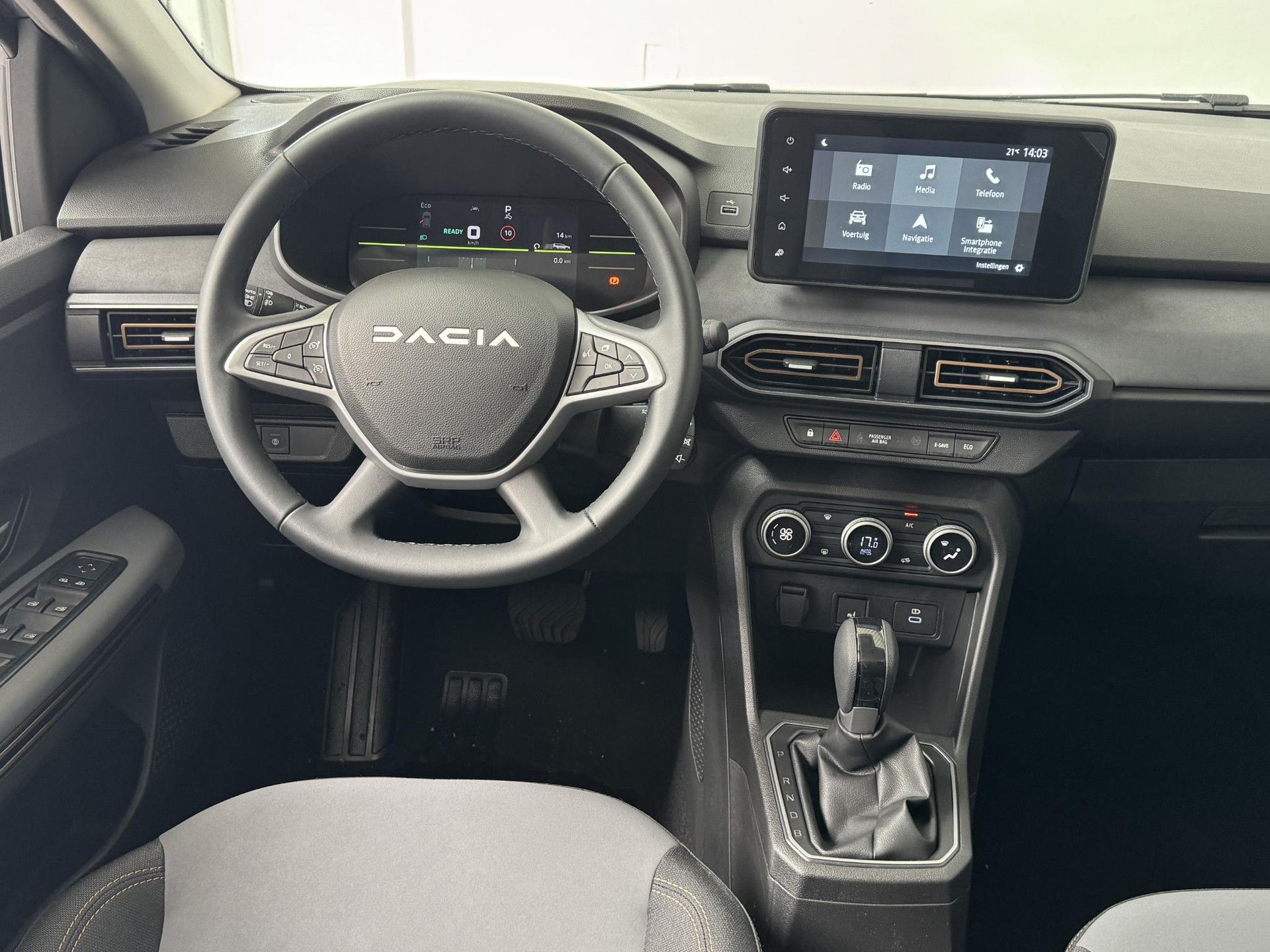 Dacia Jogger met kenteken KKG-36-S – interieur