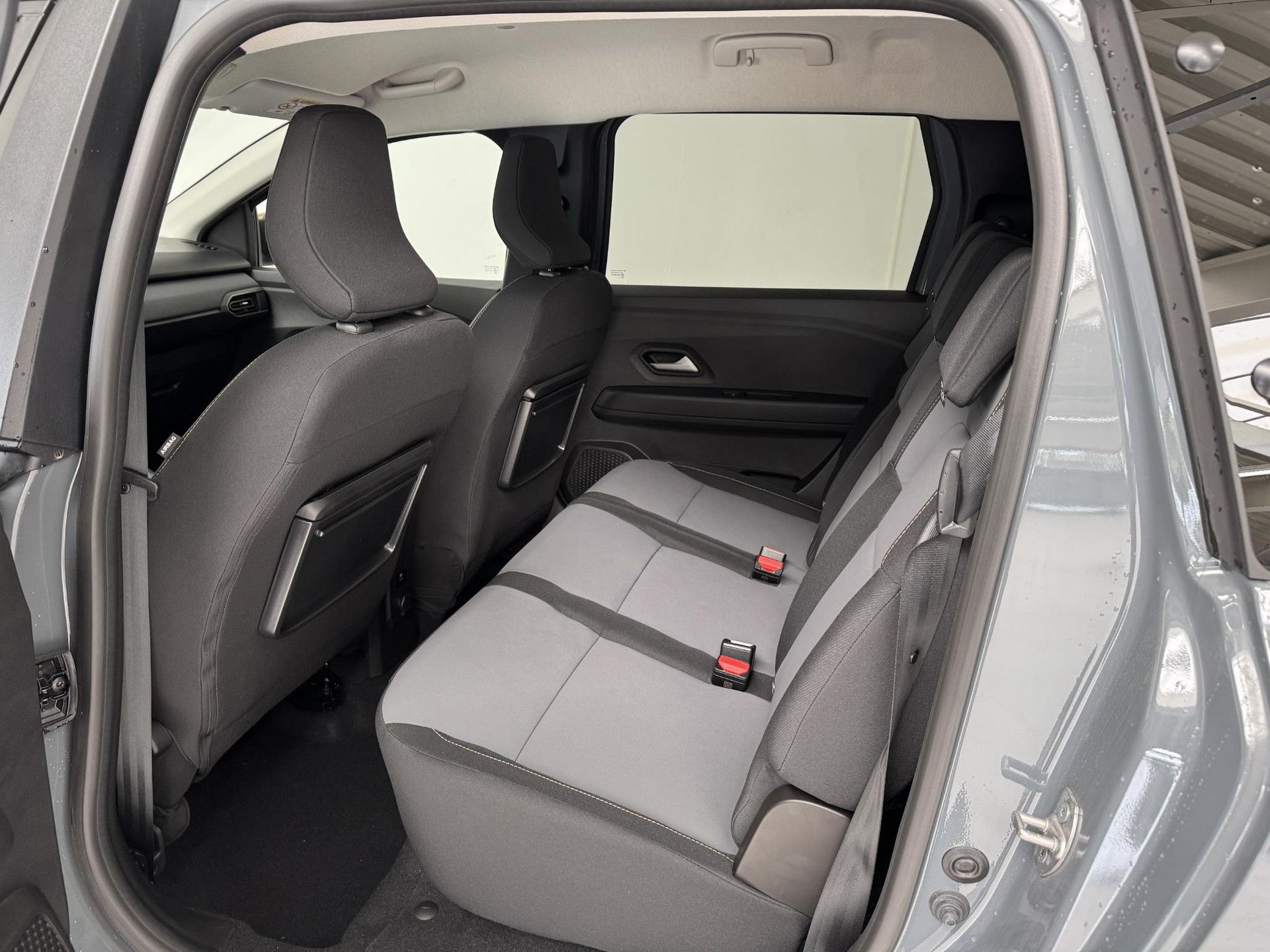 Dacia Jogger met kenteken KKG-36-S – detailfoto