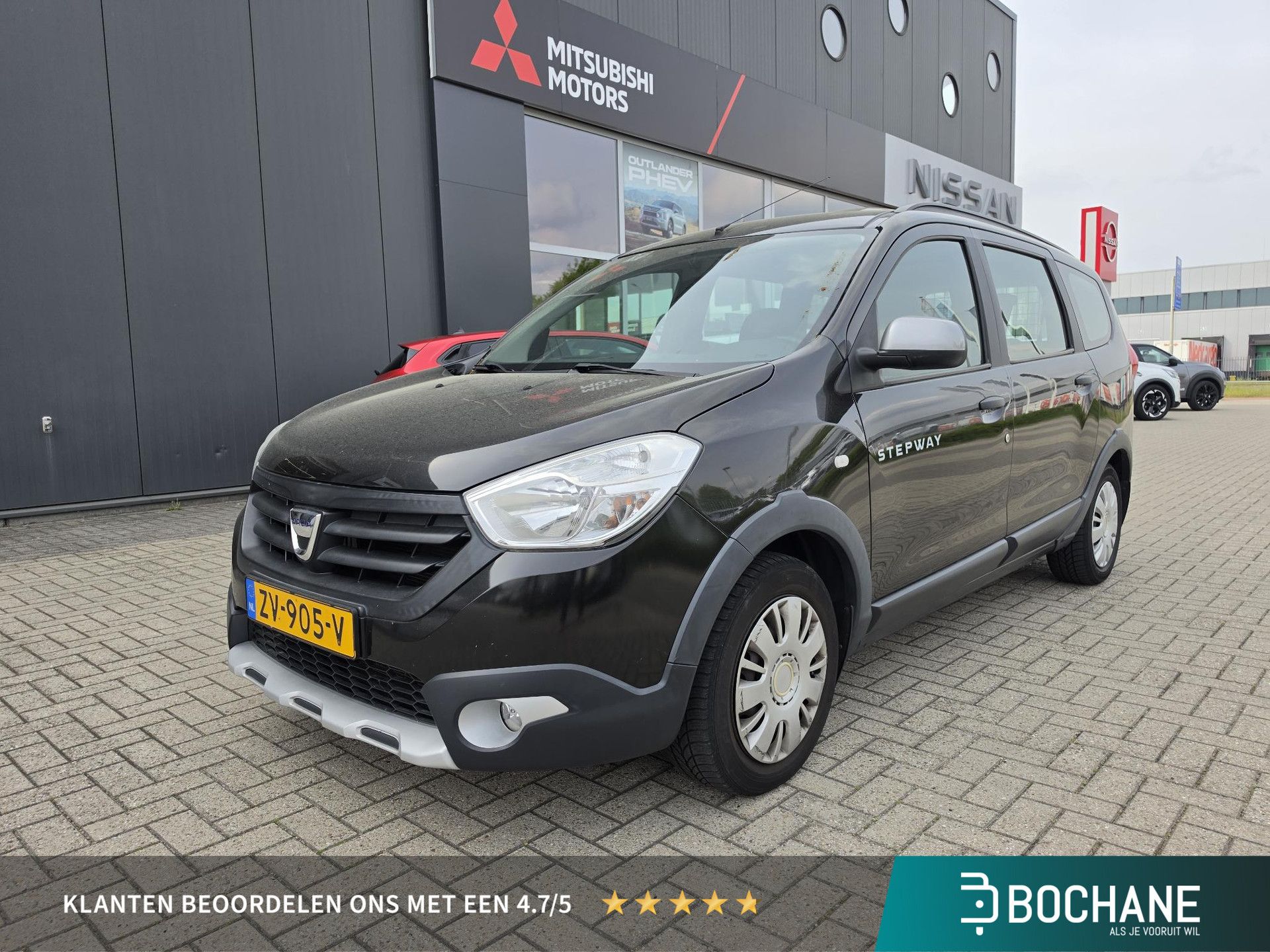 Dacia Lodgy met kenteken ZV-905-V – vooraanzicht