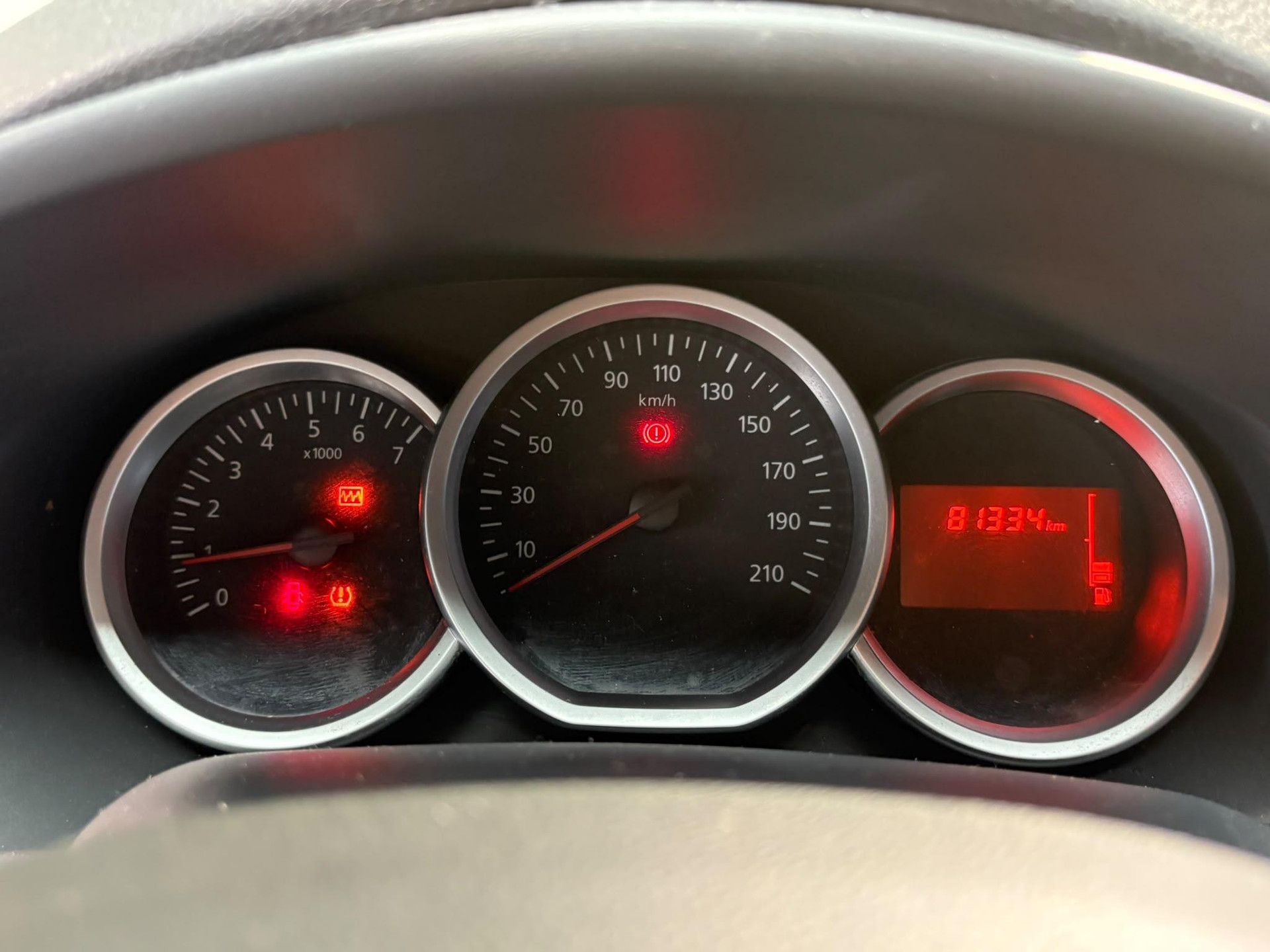 Dacia Sandero met kenteken PV-418-X – dashboard