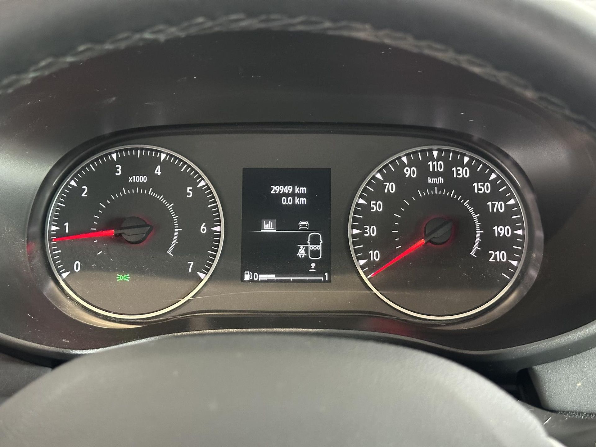 Dacia SanderoStepway met kenteken HRJ-25-S – dashboard