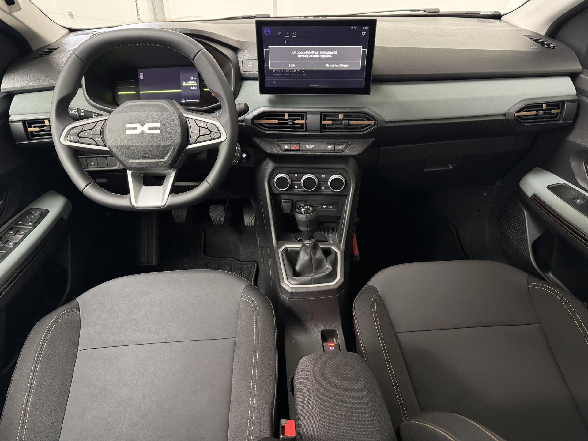 Dacia SanderoStepway met kenteken JVR-50-K – interieur