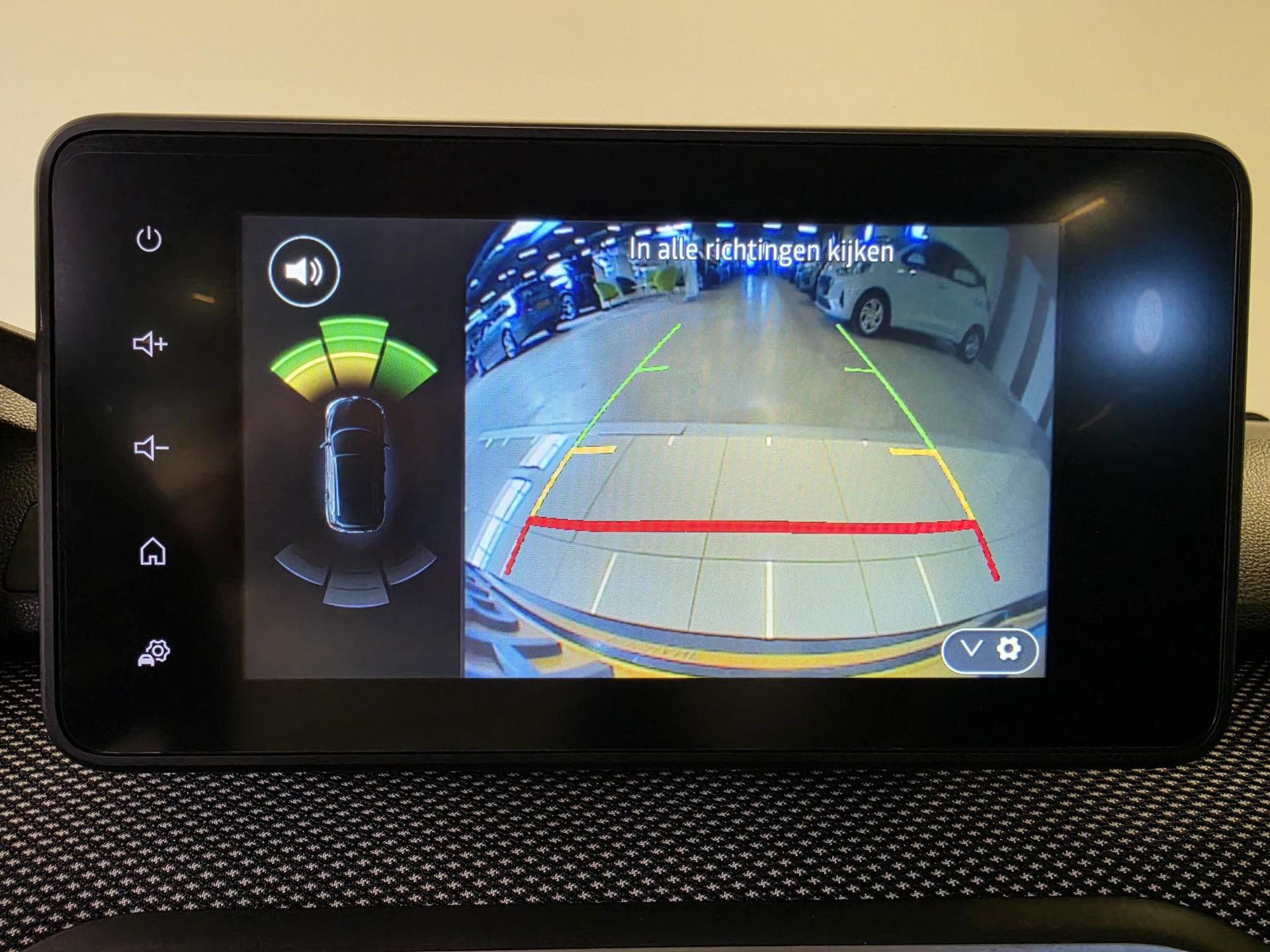 Dacia SanderoStepway met kenteken KBH-47-Z – interieur