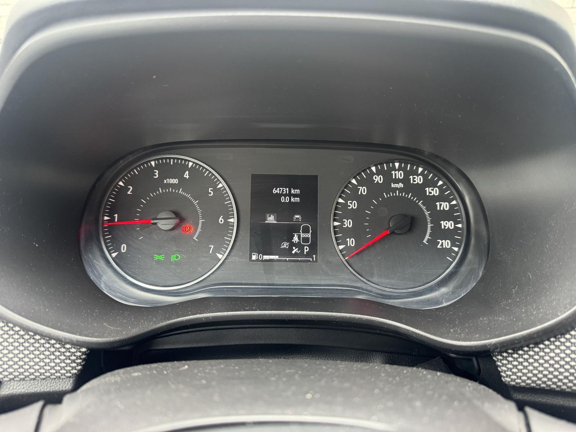 Dacia SanderoStepway met kenteken KBZ-13-F – dashboard