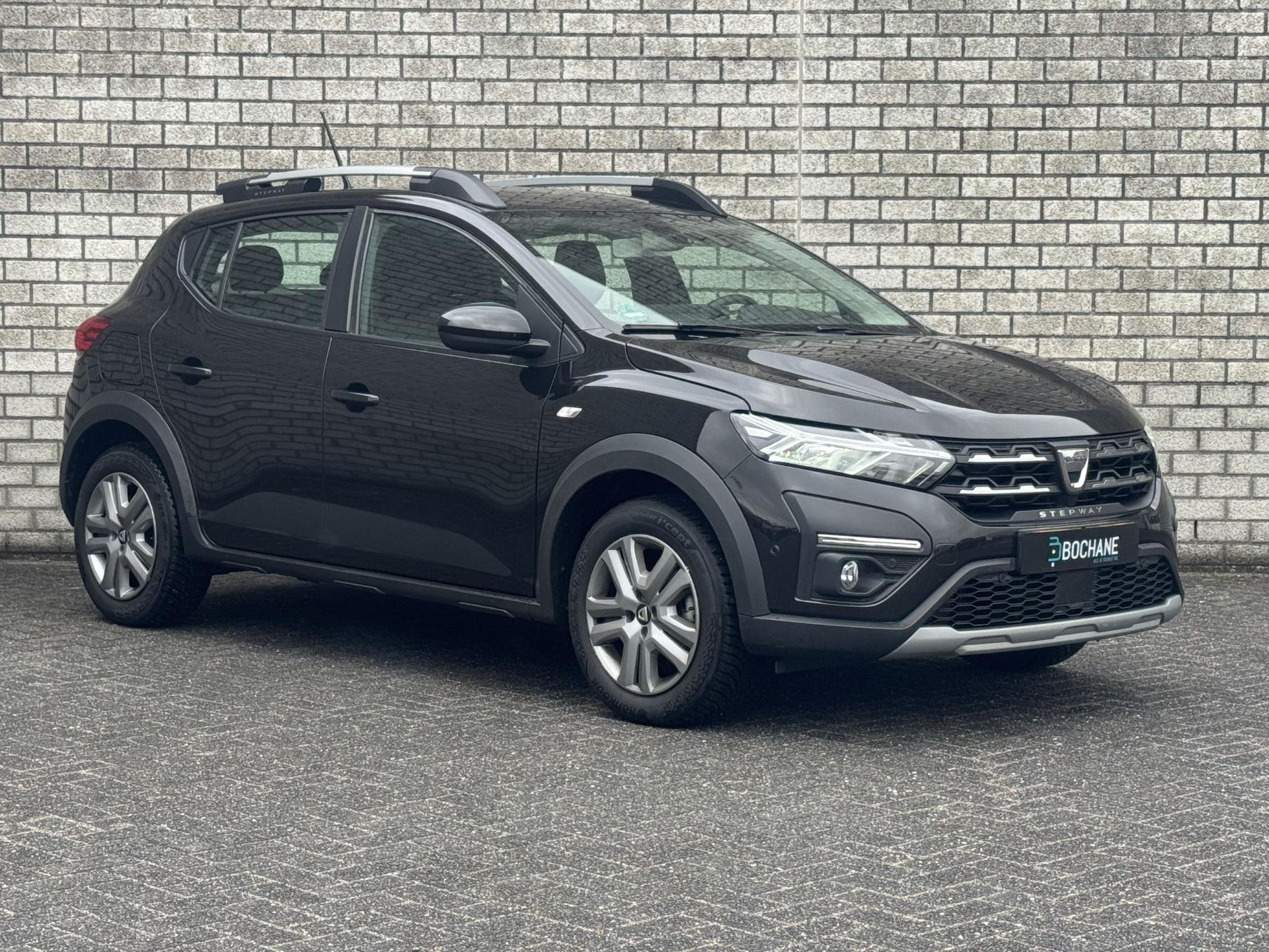 Dacia SanderoStepway met kenteken KBZ-13-F – detailfoto