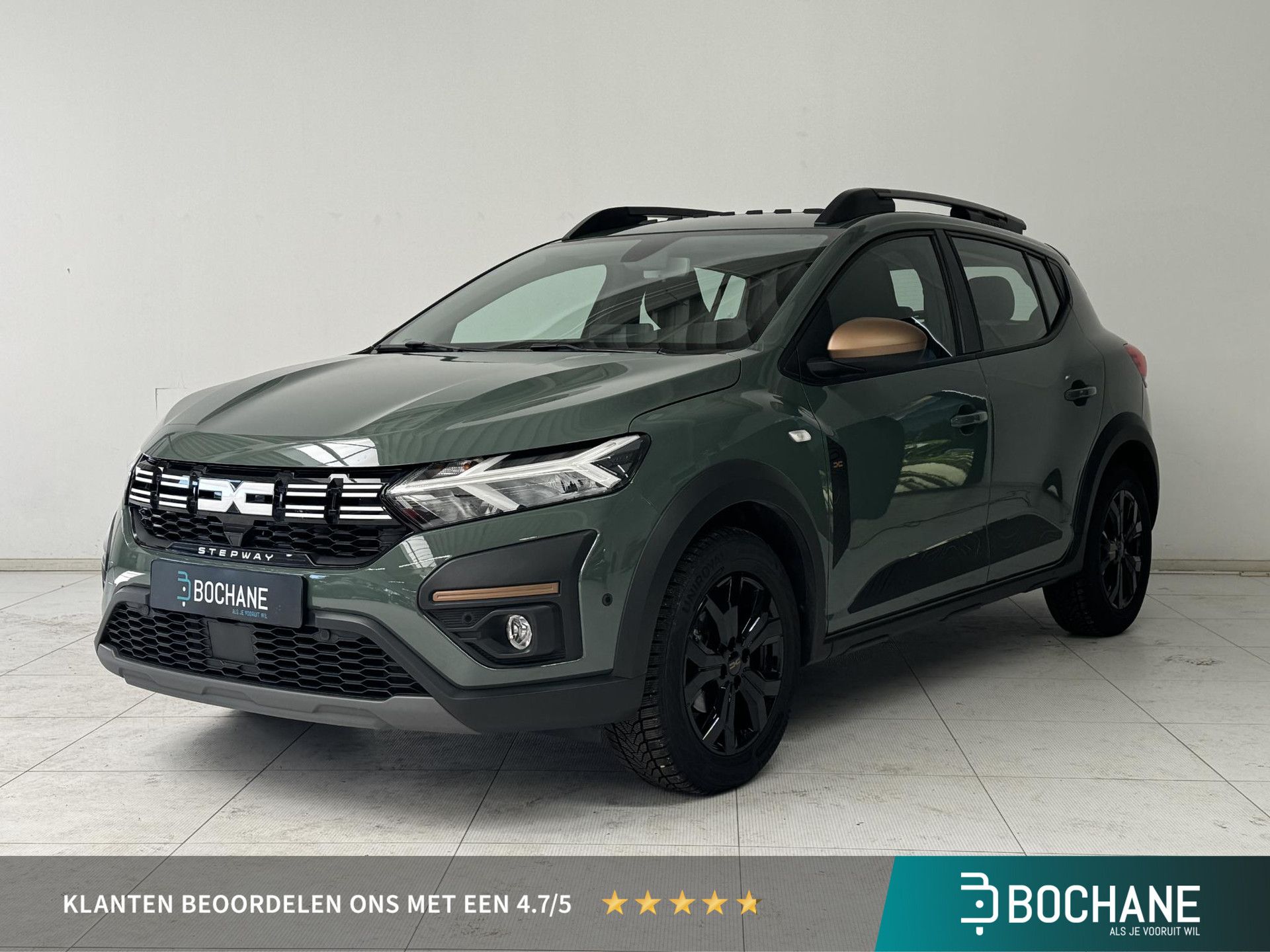 Dacia SanderoStepway met kenteken KHJ-08-Z – vooraanzicht